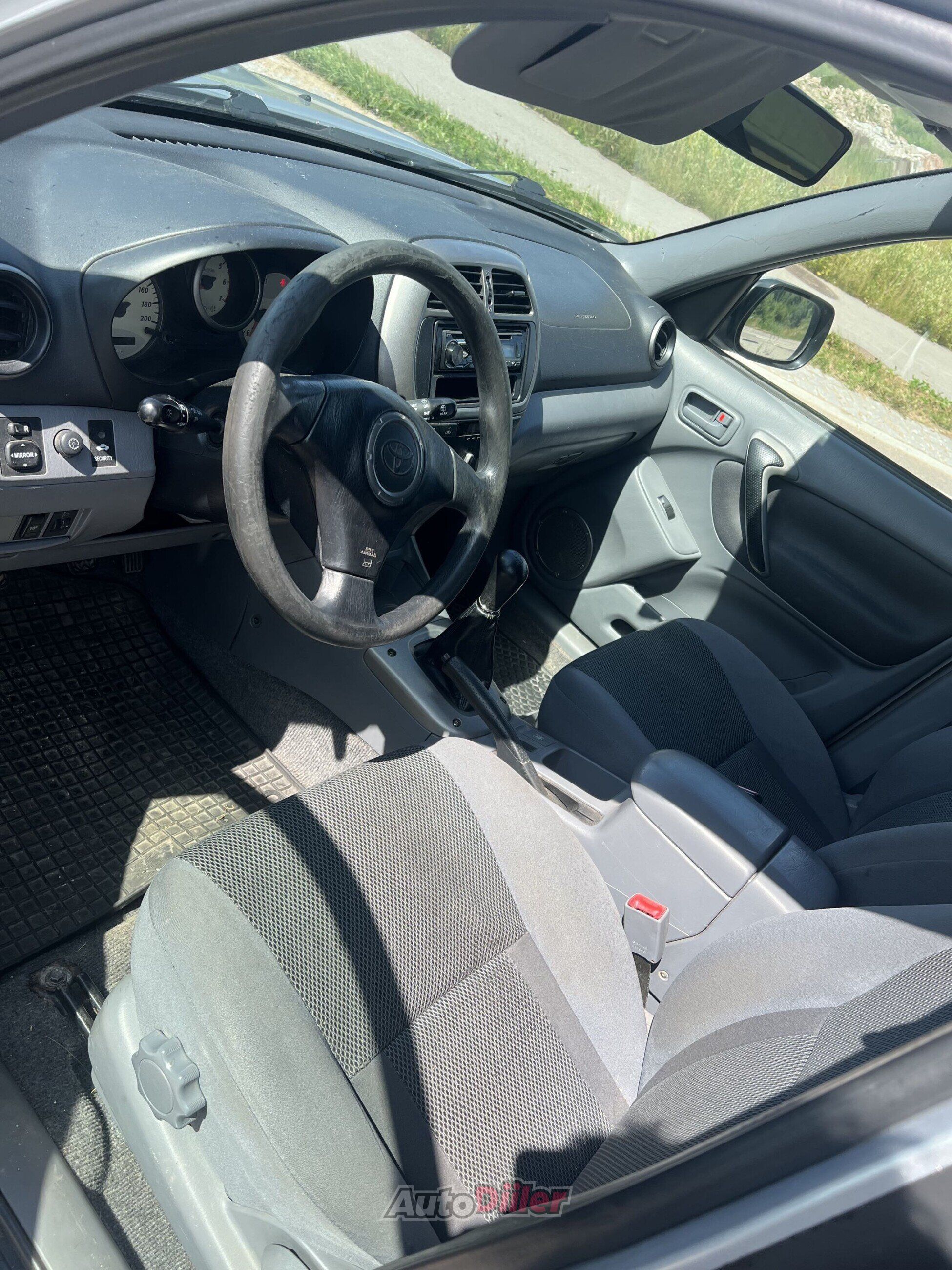 Toyota RAV4 2.0 85kW 2003, kuva 6/7