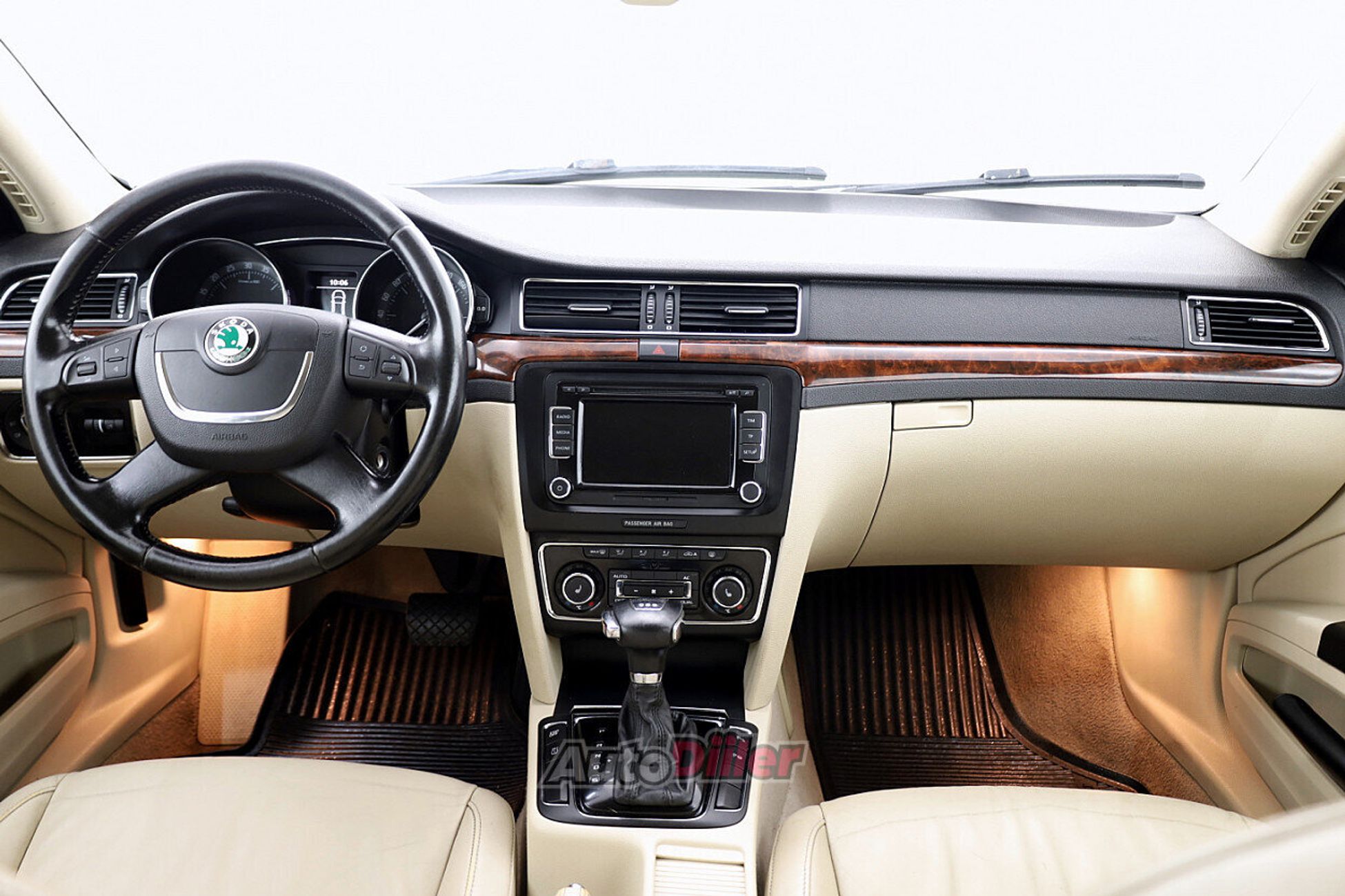 Skoda Superb 2.0 125kW 2009, photo 5/9