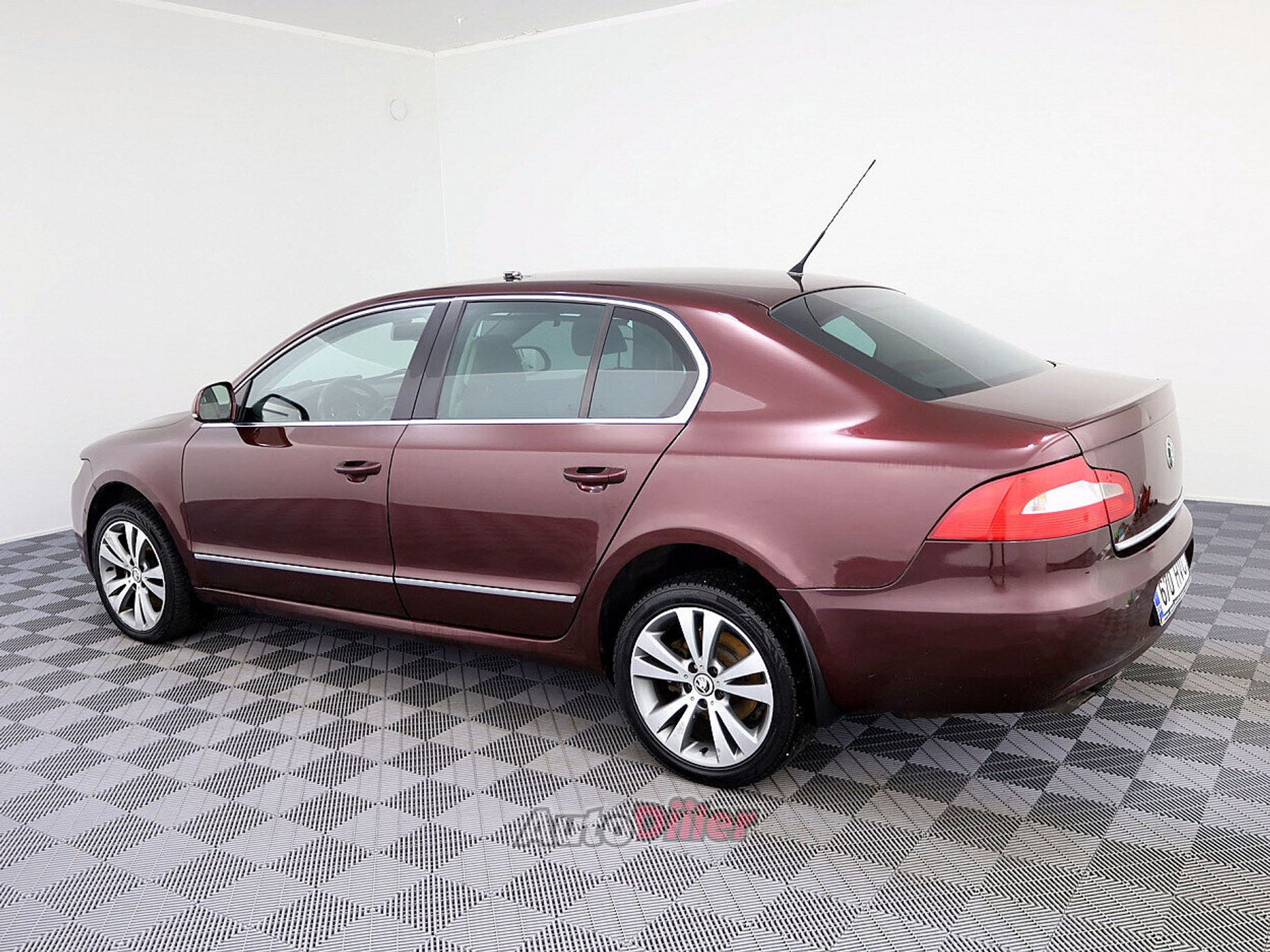 Skoda Superb 2.0 125kW 2009, photo 4/9