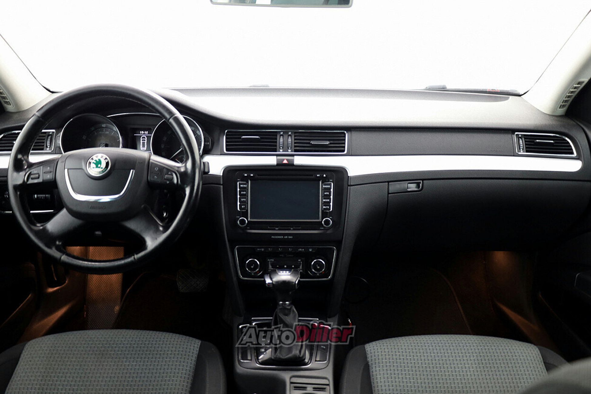 Skoda Superb 1.8 118kW 2010, kuva 5/8