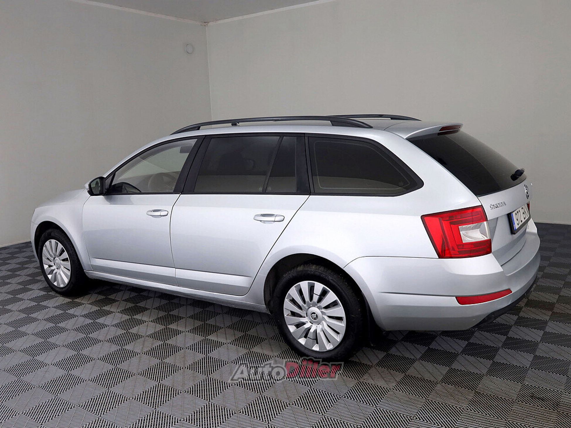 Skoda Octavia 2.0 110kW 2013, kuva 4/7