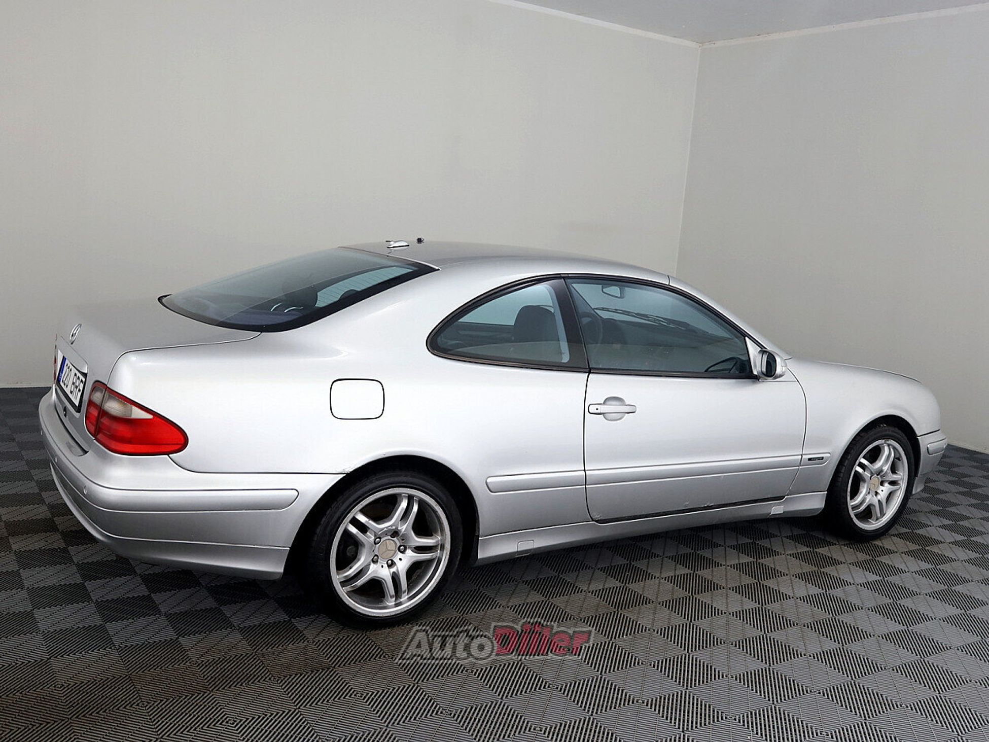 Mercedes-Benz CLK 320 3.2 160kW 2000, kuva 3/10