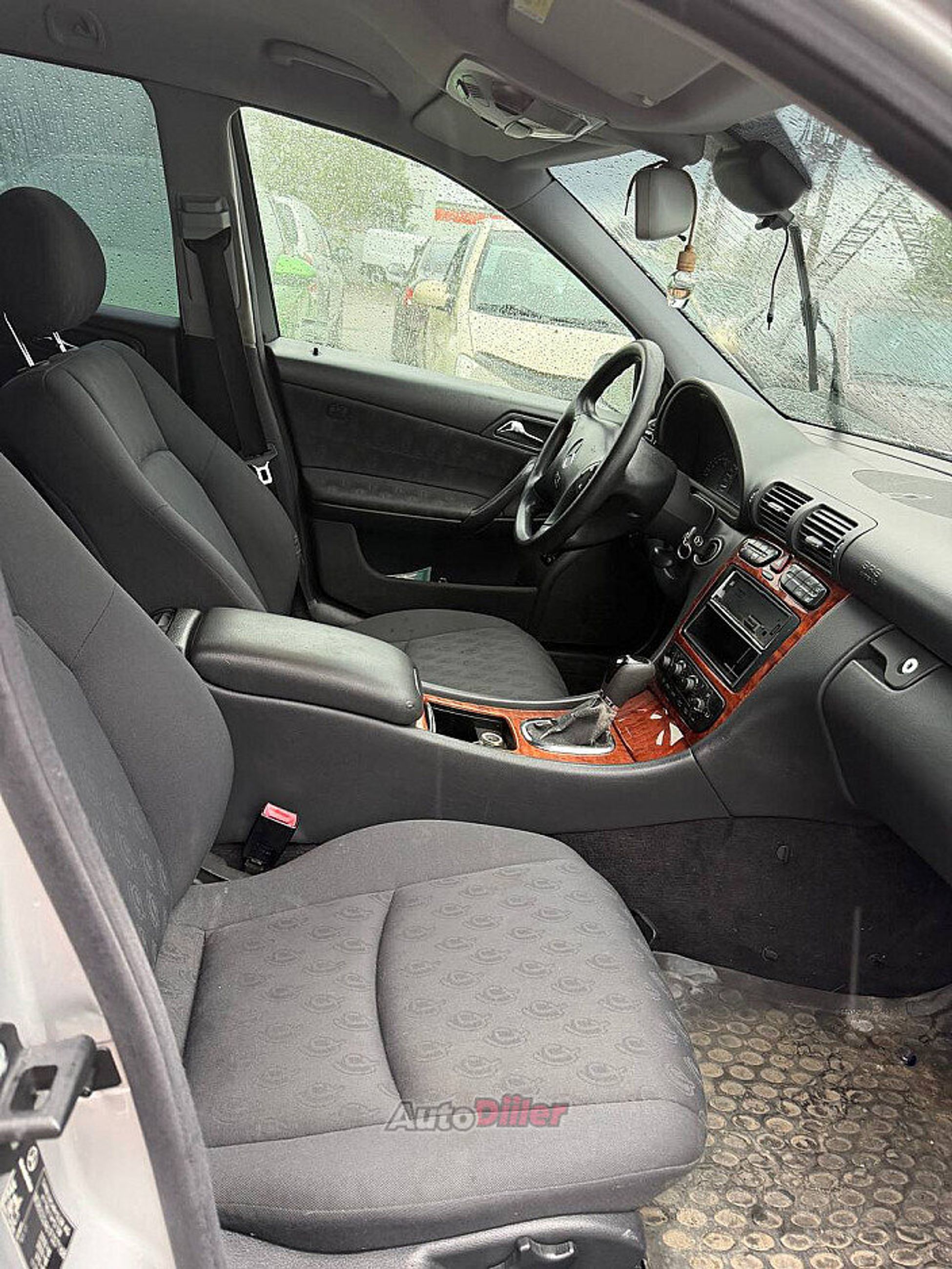 Mercedes-Benz C 180 1.8 105kW 2002, kuva 6/7