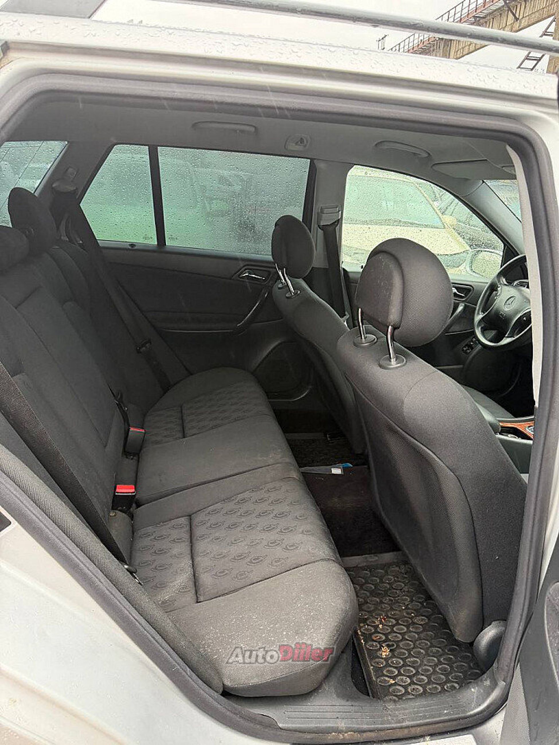 Mercedes-Benz C 180 1.8 105kW 2002, kuva 7/7