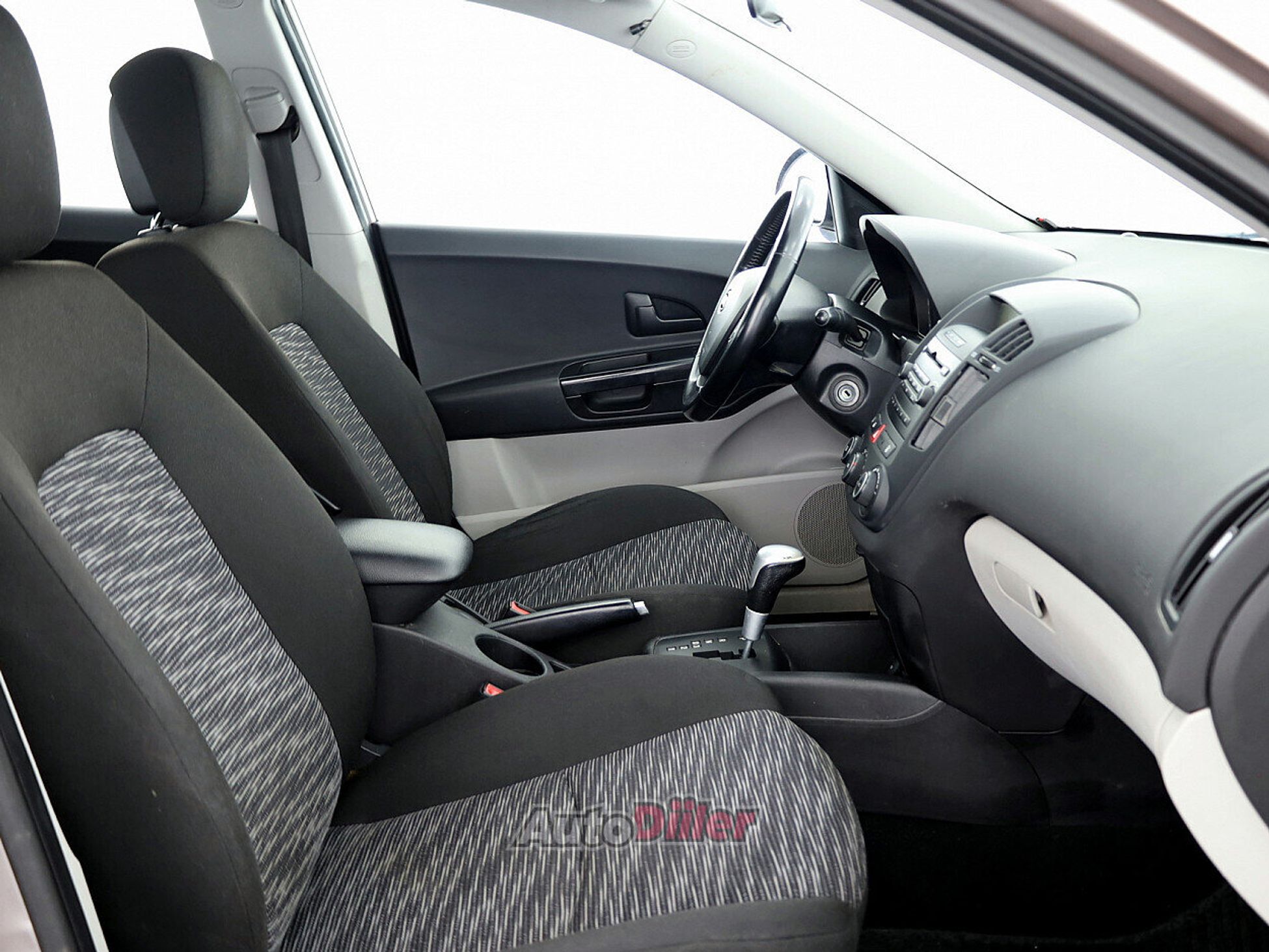 Kia cee'd / Ceed 1.6 90kW 2008, kuva 6/7