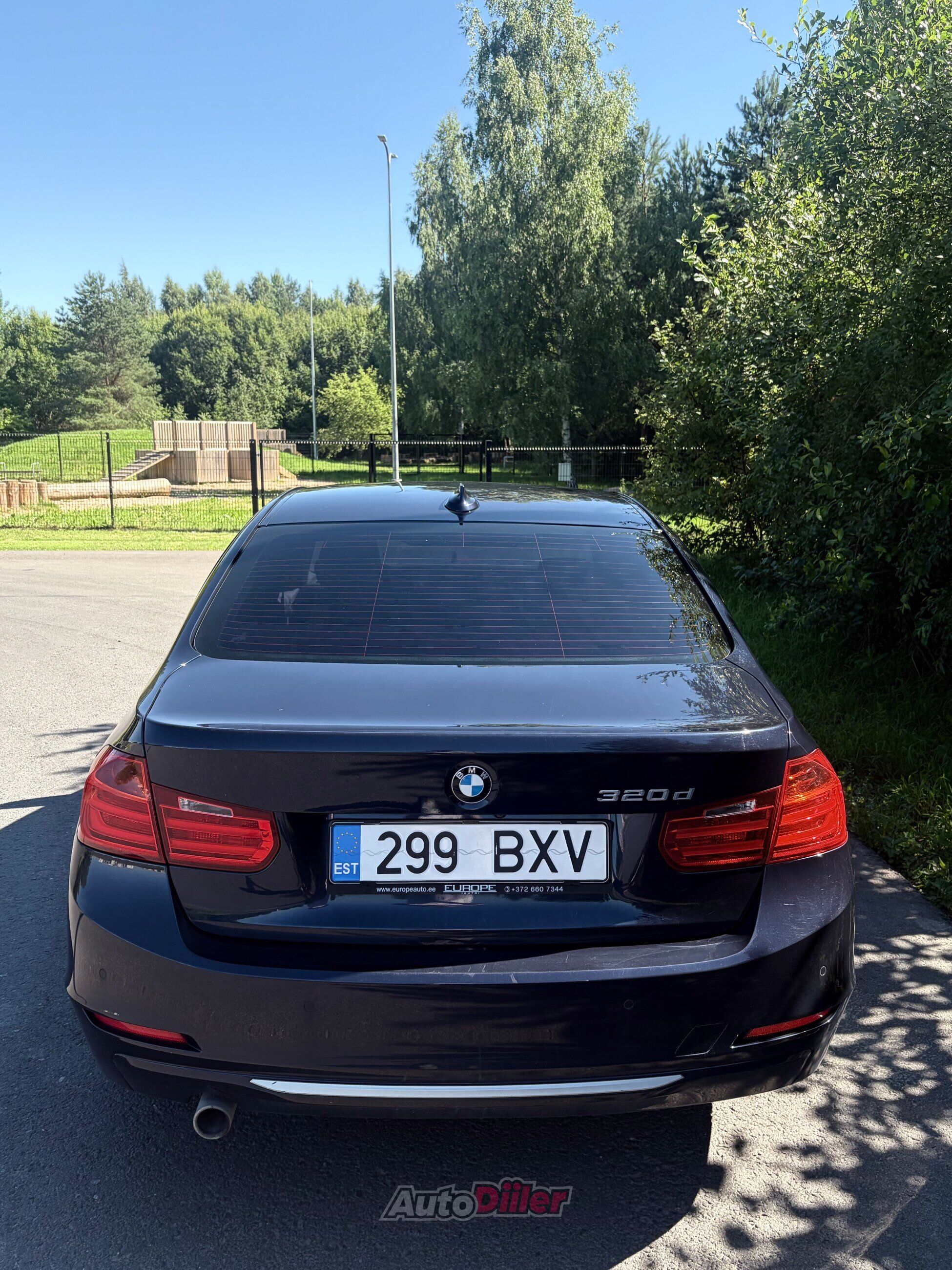 BMW 320 2012, photo 4/10
