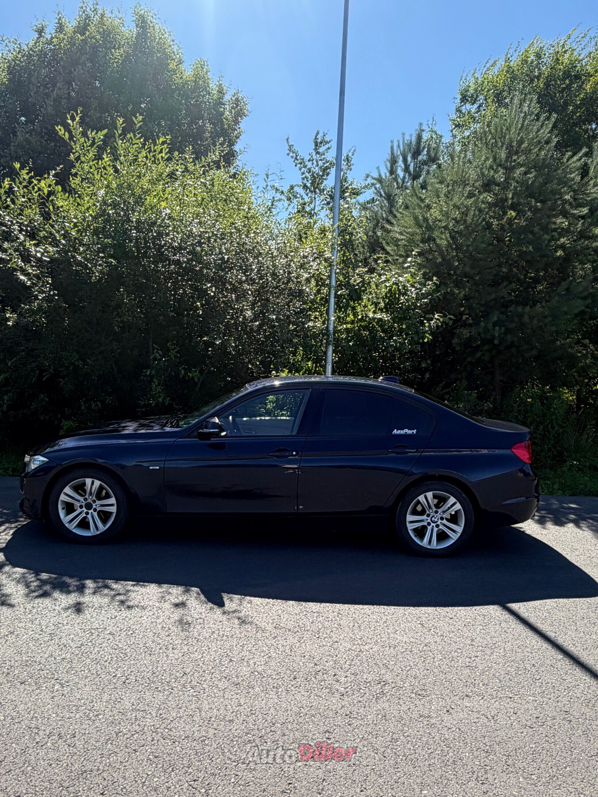 BMW 320 2012, photo 2/10