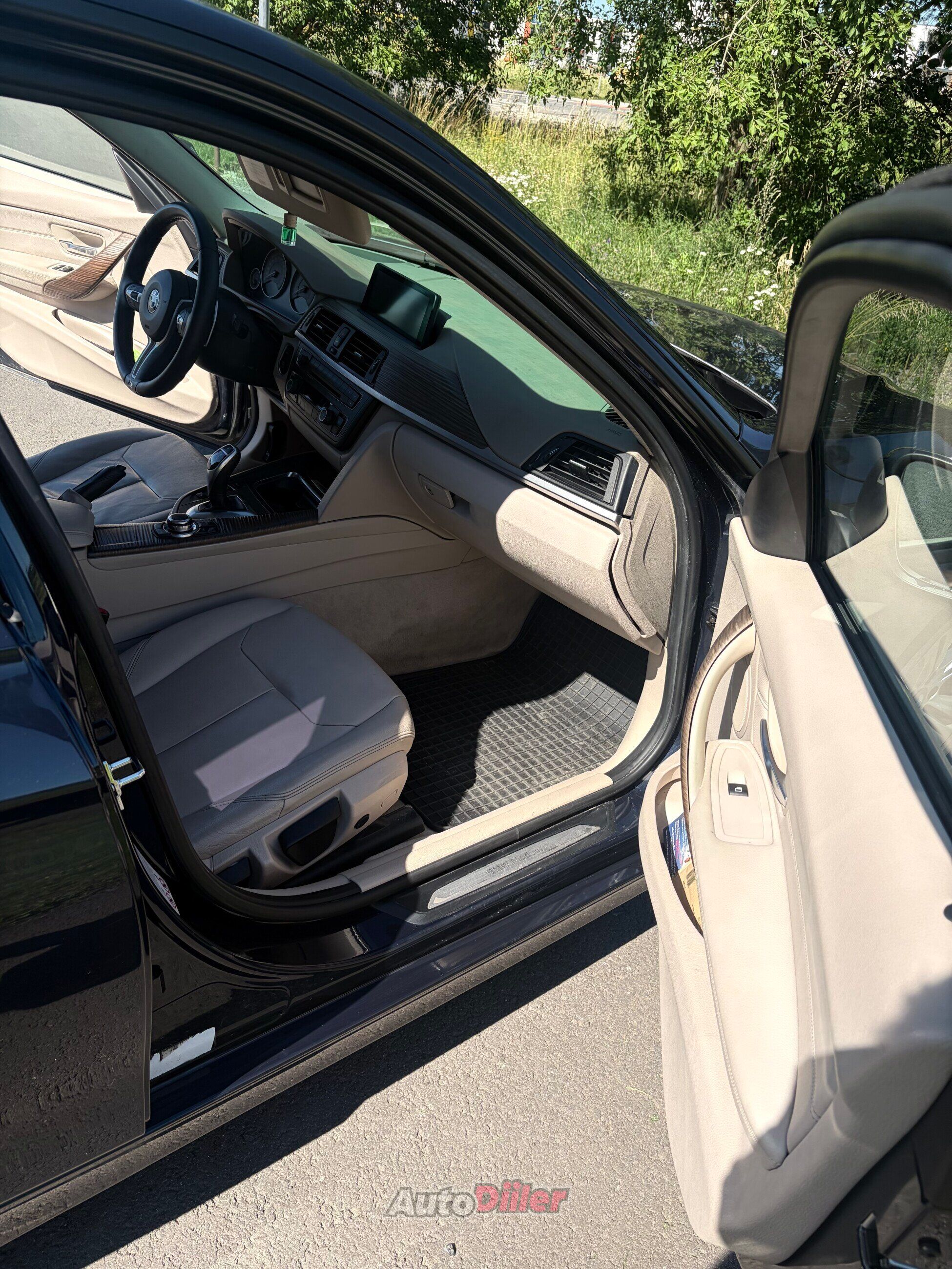 BMW 320 2012, photo 6/10
