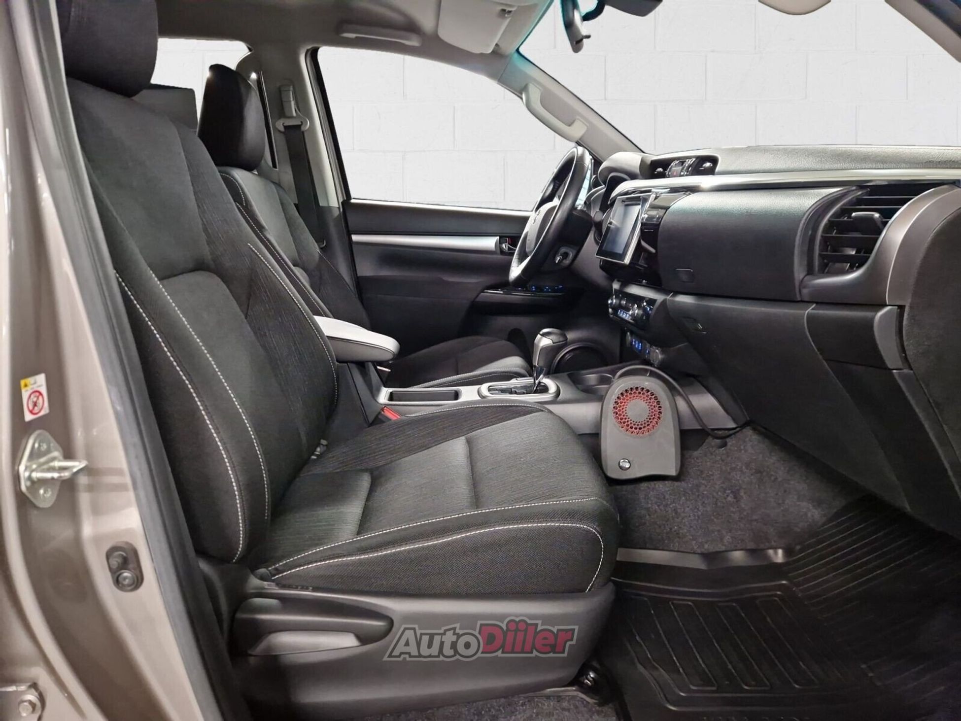 Toyota Hilux 2019, kuva 6/10