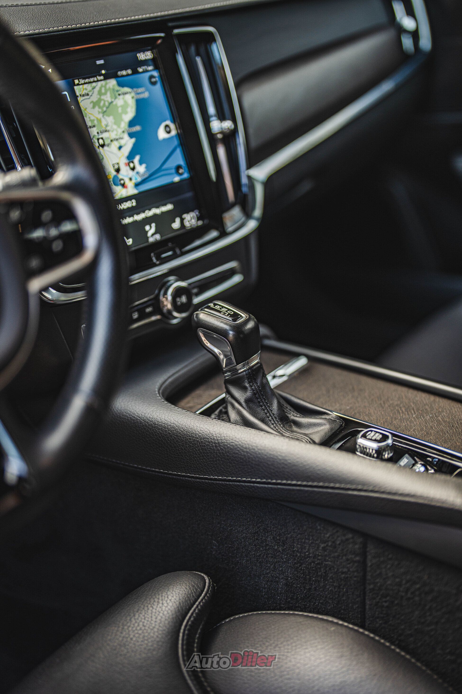 Volvo V90 Cross Country D5 2.0 173kW 2019, photo 5/10