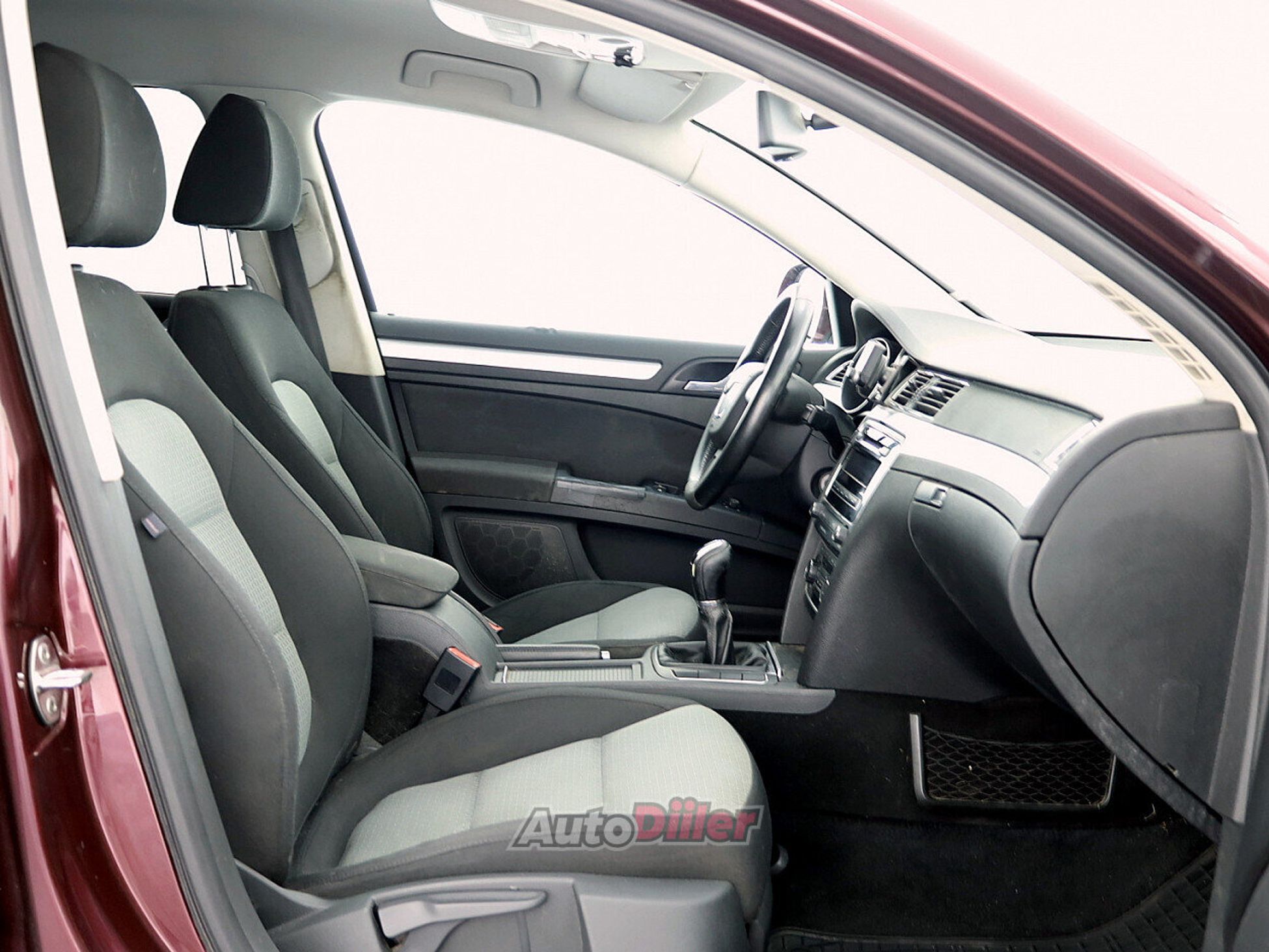 Skoda Superb 2.0 125kW 2009, kuva 6/7