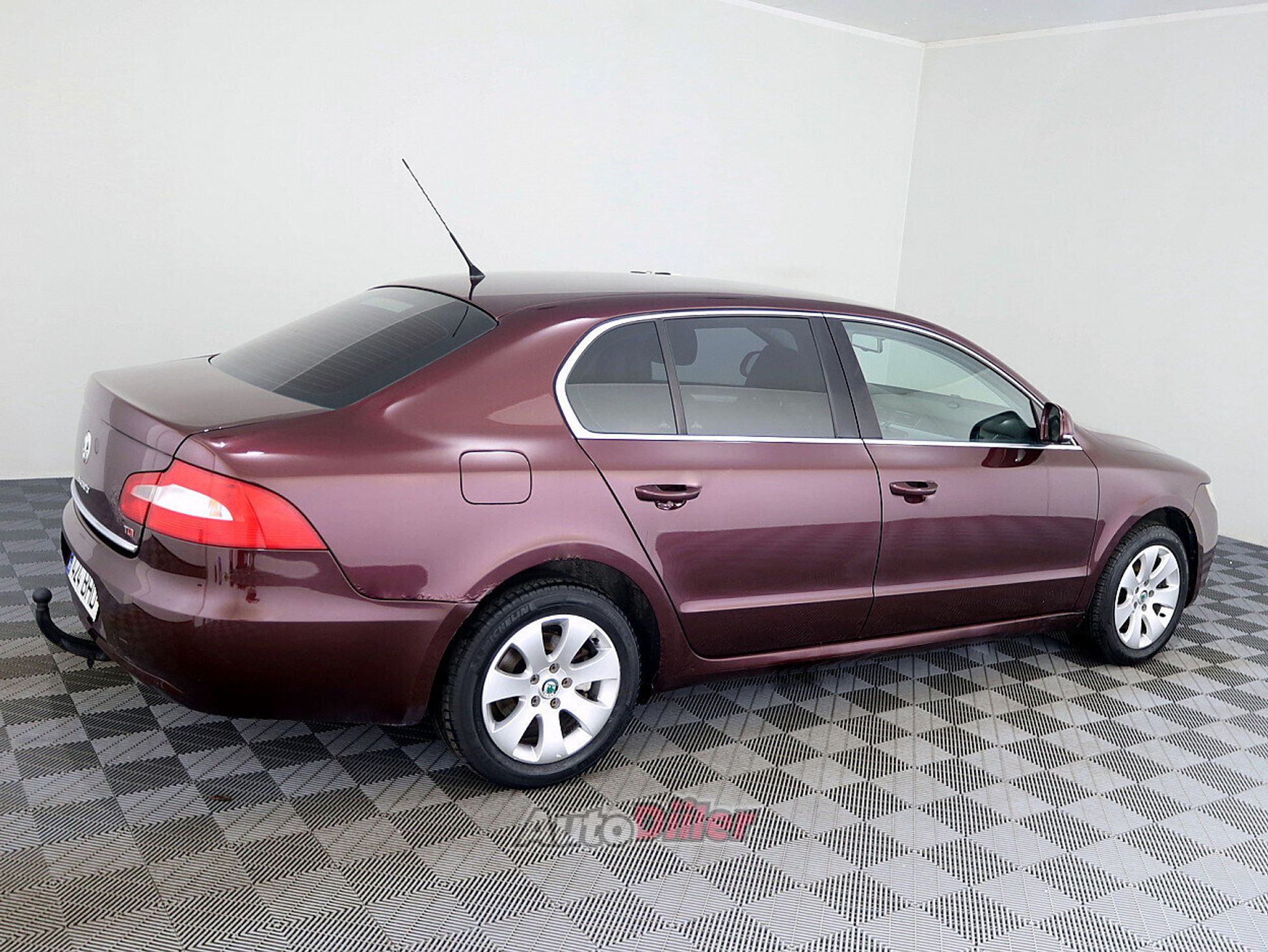 Skoda Superb 2.0 125kW 2009, kuva 3/7