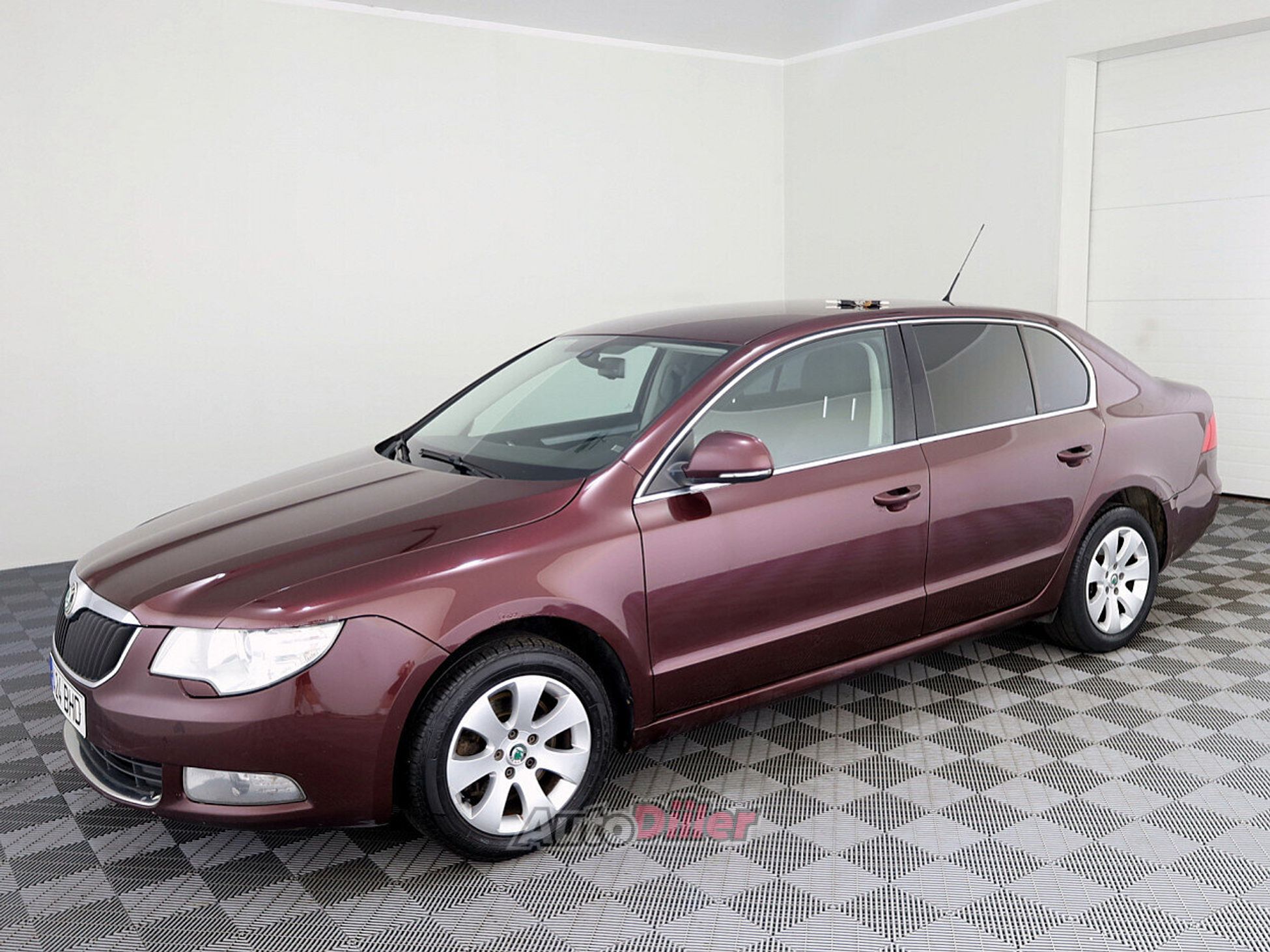 Skoda Superb 2.0 125kW 2009, kuva 2/7