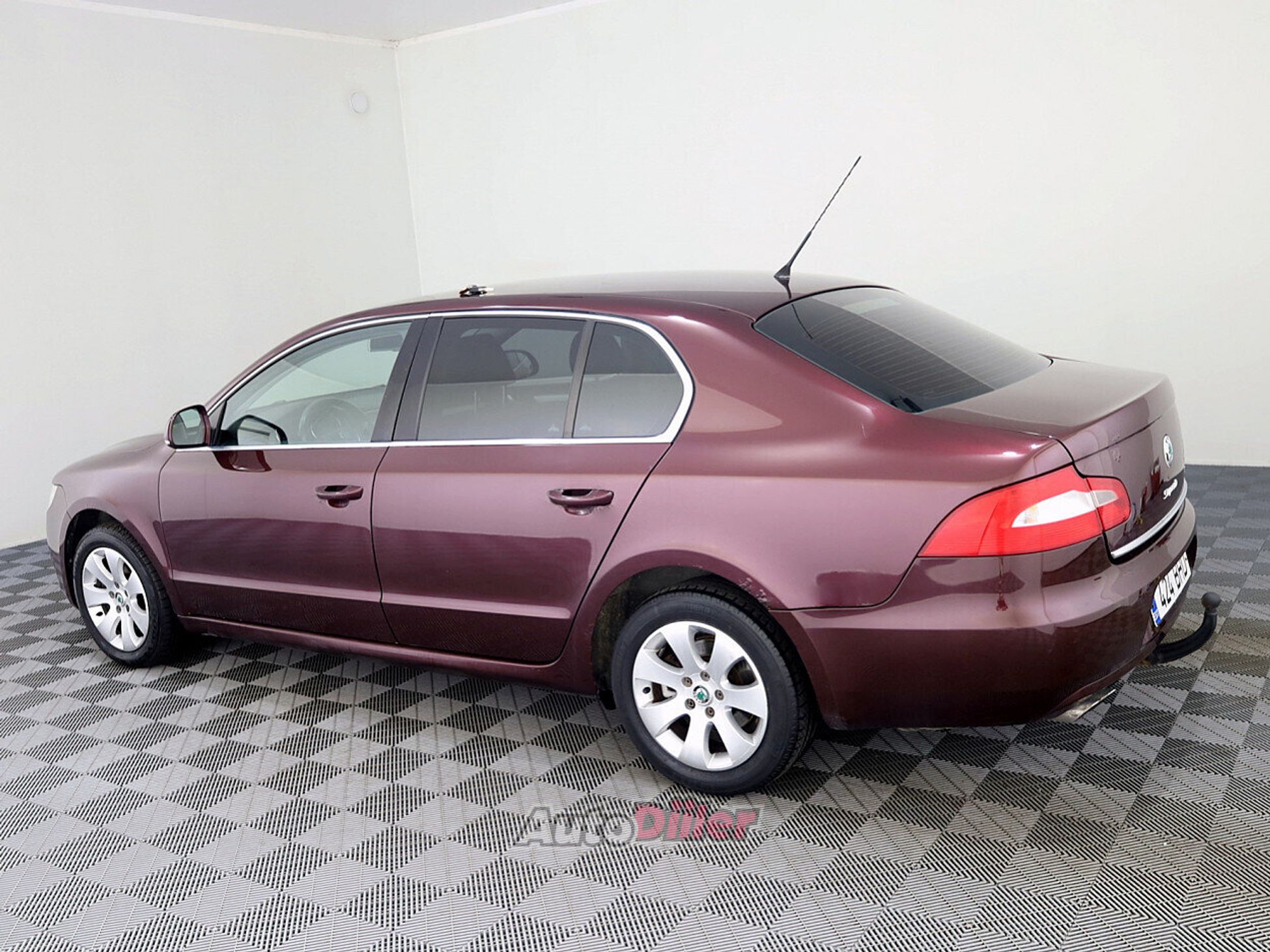 Skoda Superb 2.0 125kW 2009, kuva 4/7