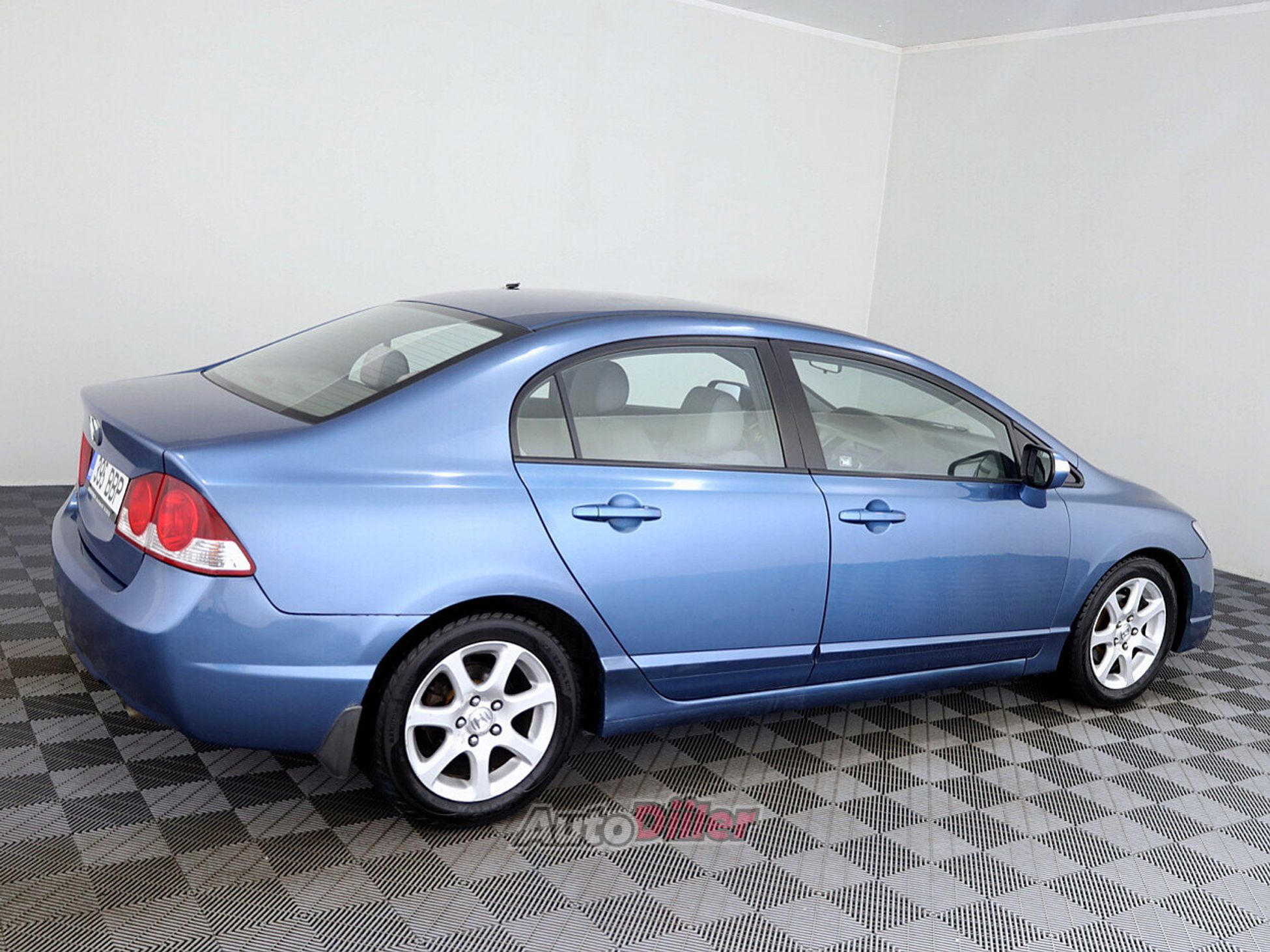 Honda Civic 1.8 103kW 2009, kuva 3/9