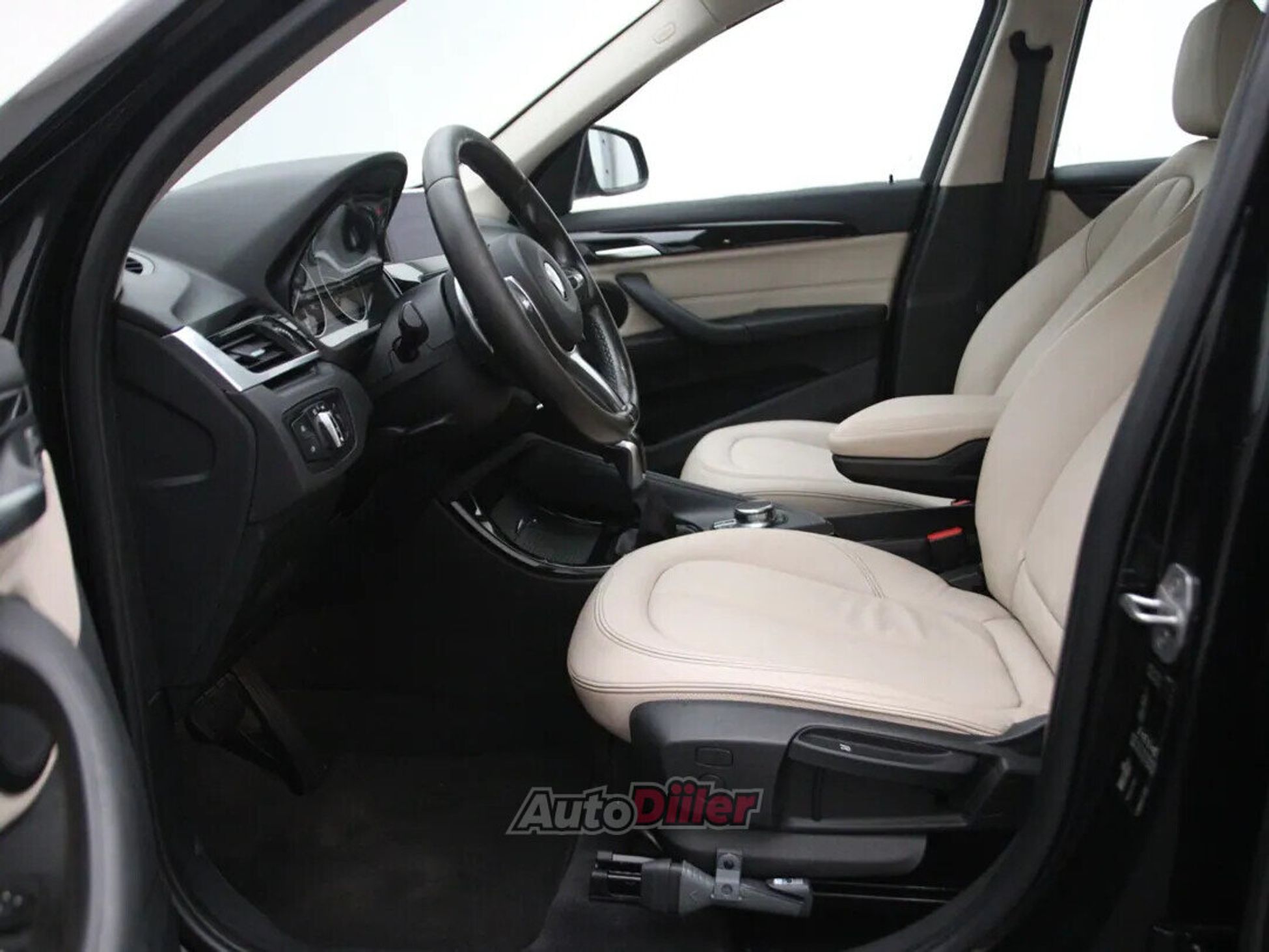BMW X1 High Executive 2.0 141kW 2017, kuva 4/10