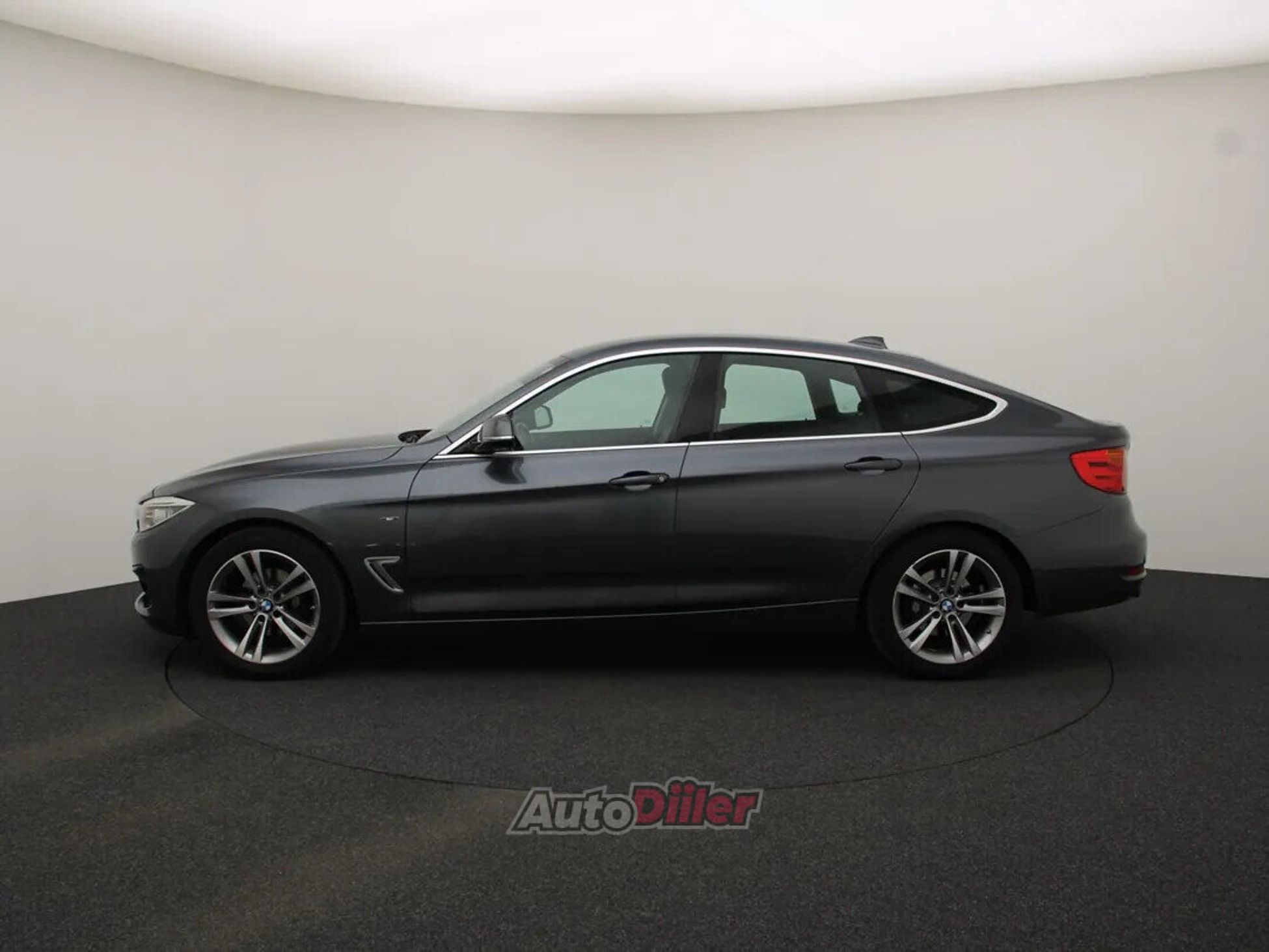 BMW 320 High Executive 2.0 135kW 2014, photo 6/10
