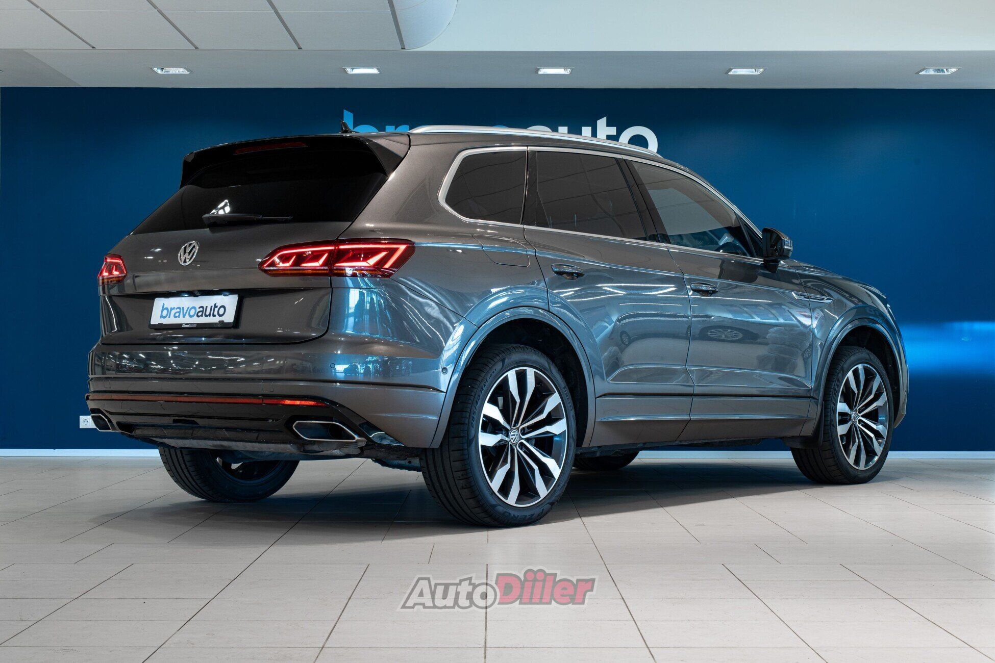 Volkswagen Touareg 2019, kuva 2/10