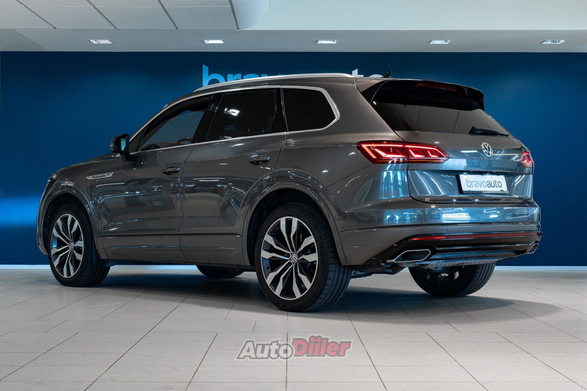 Volkswagen Touareg 2019, kuva 4/10