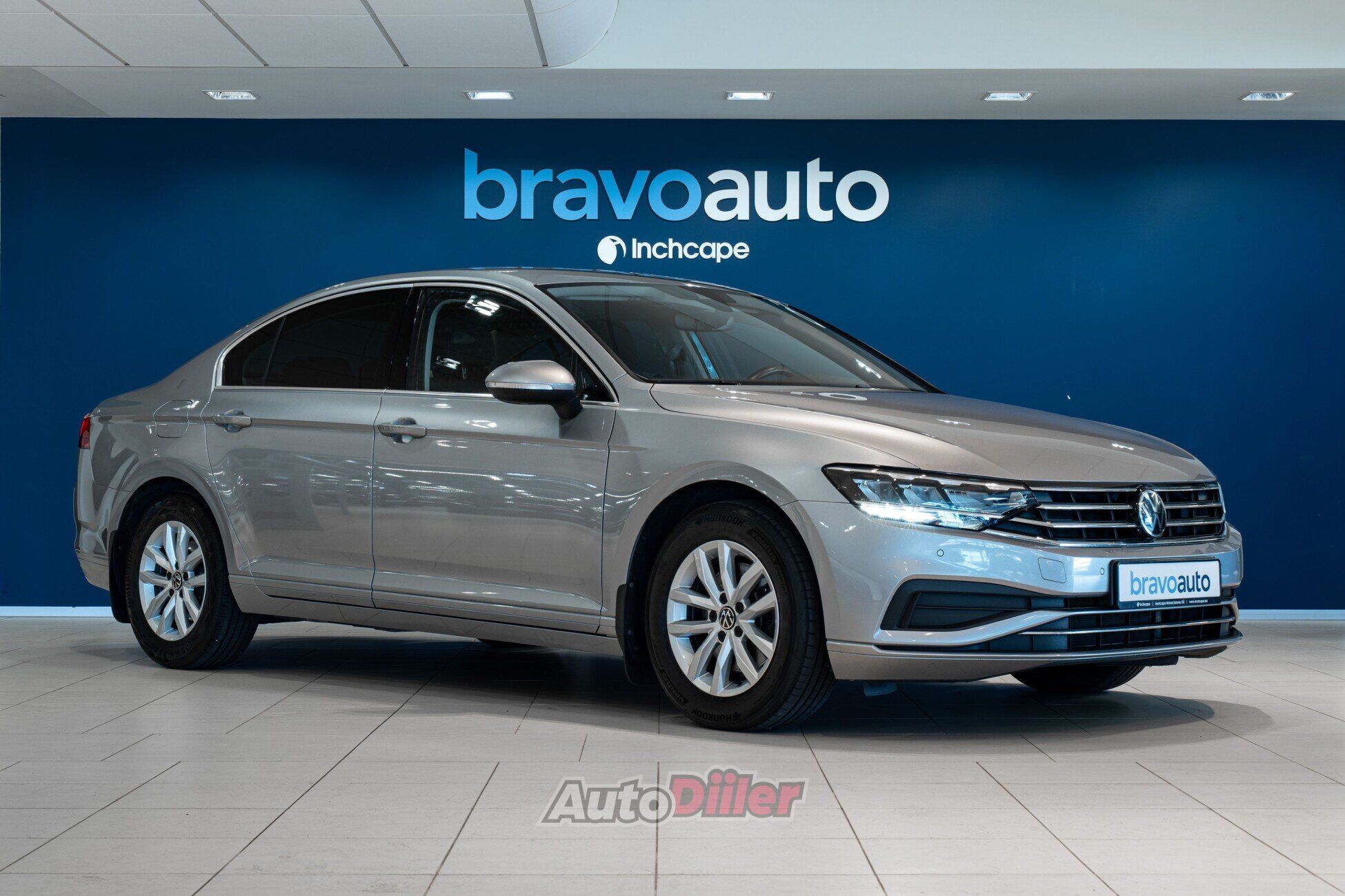Volkswagen Passat 2022, photo 3/10