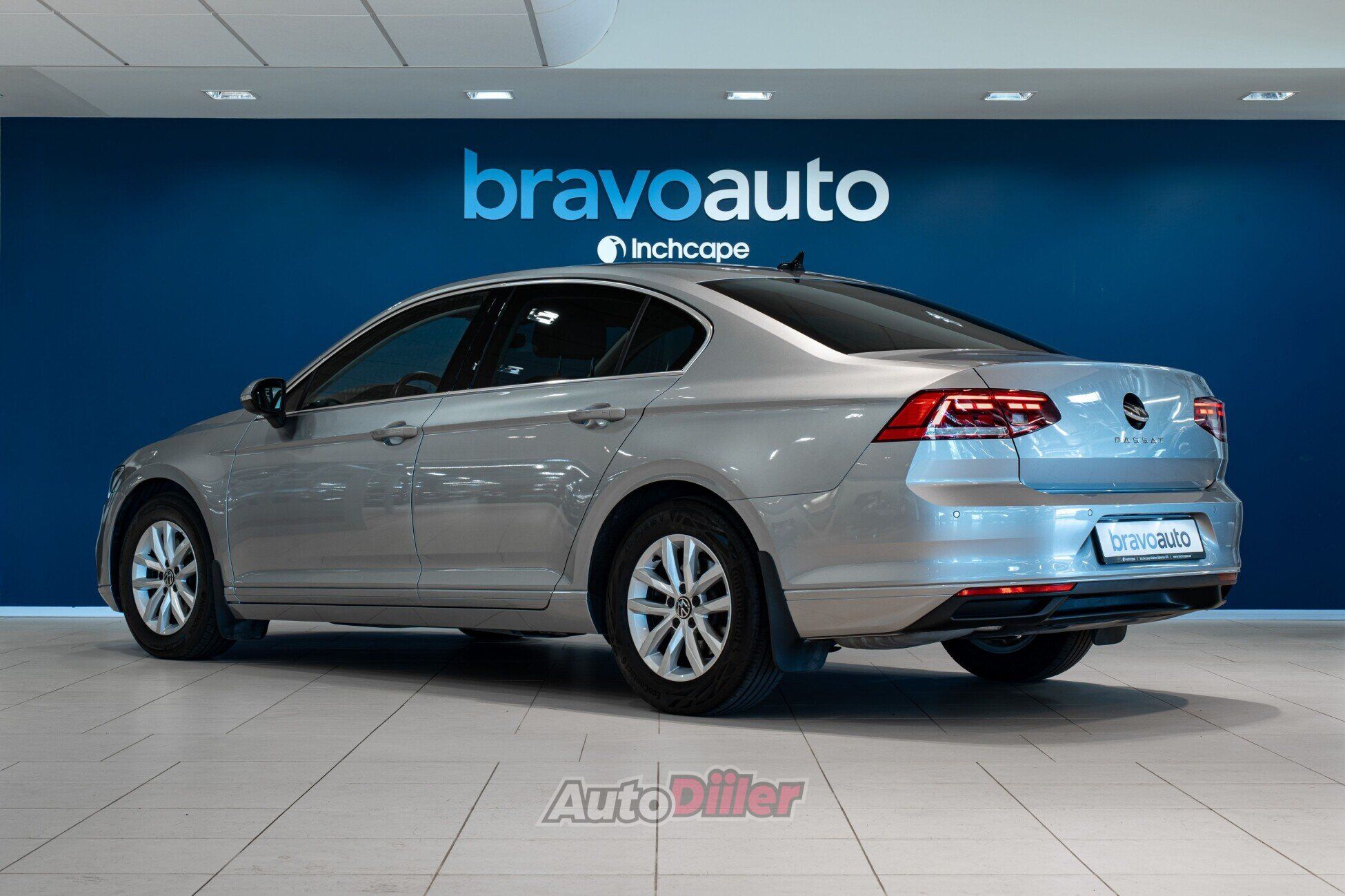 Volkswagen Passat 2022, photo 4/10