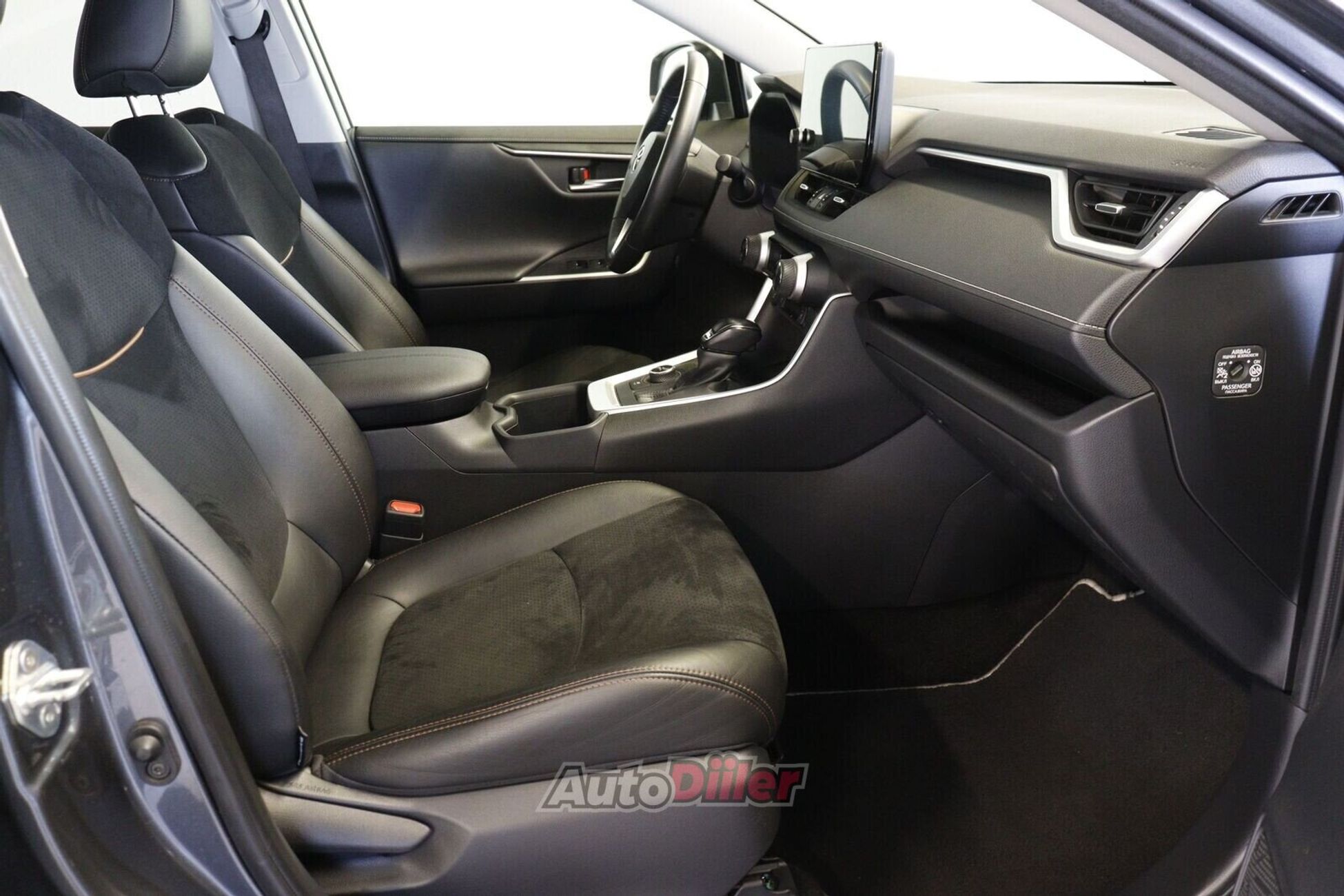 Toyota RAV4 Luxury Plus 2.5 131kW 2024, kuva 6/10