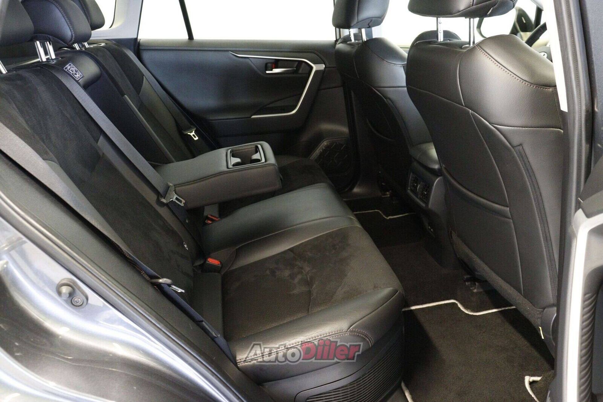 Toyota RAV4 Luxury Plus 2.5 131kW 2024, kuva 7/10