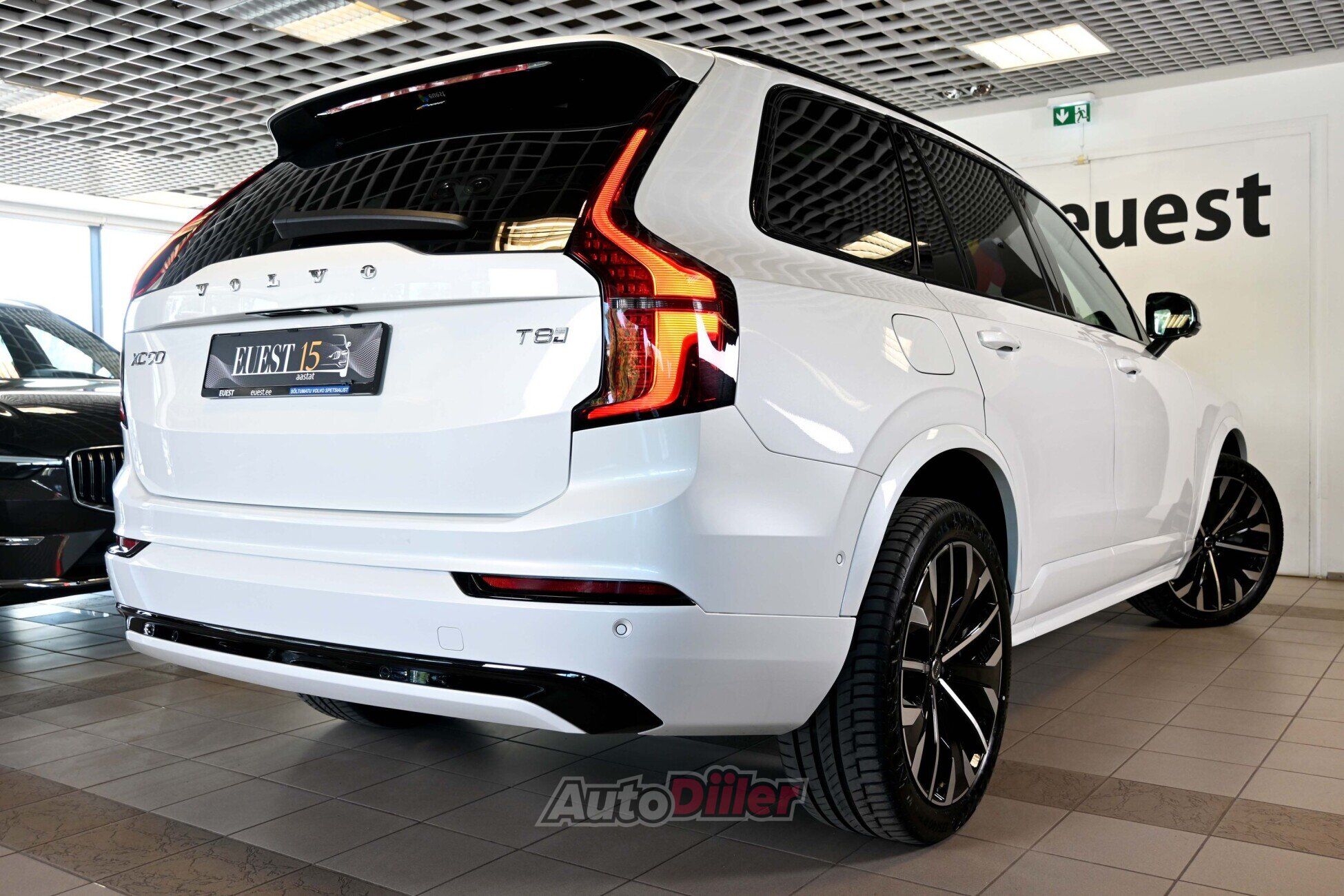 Volvo XC90 2025, photo 2/10