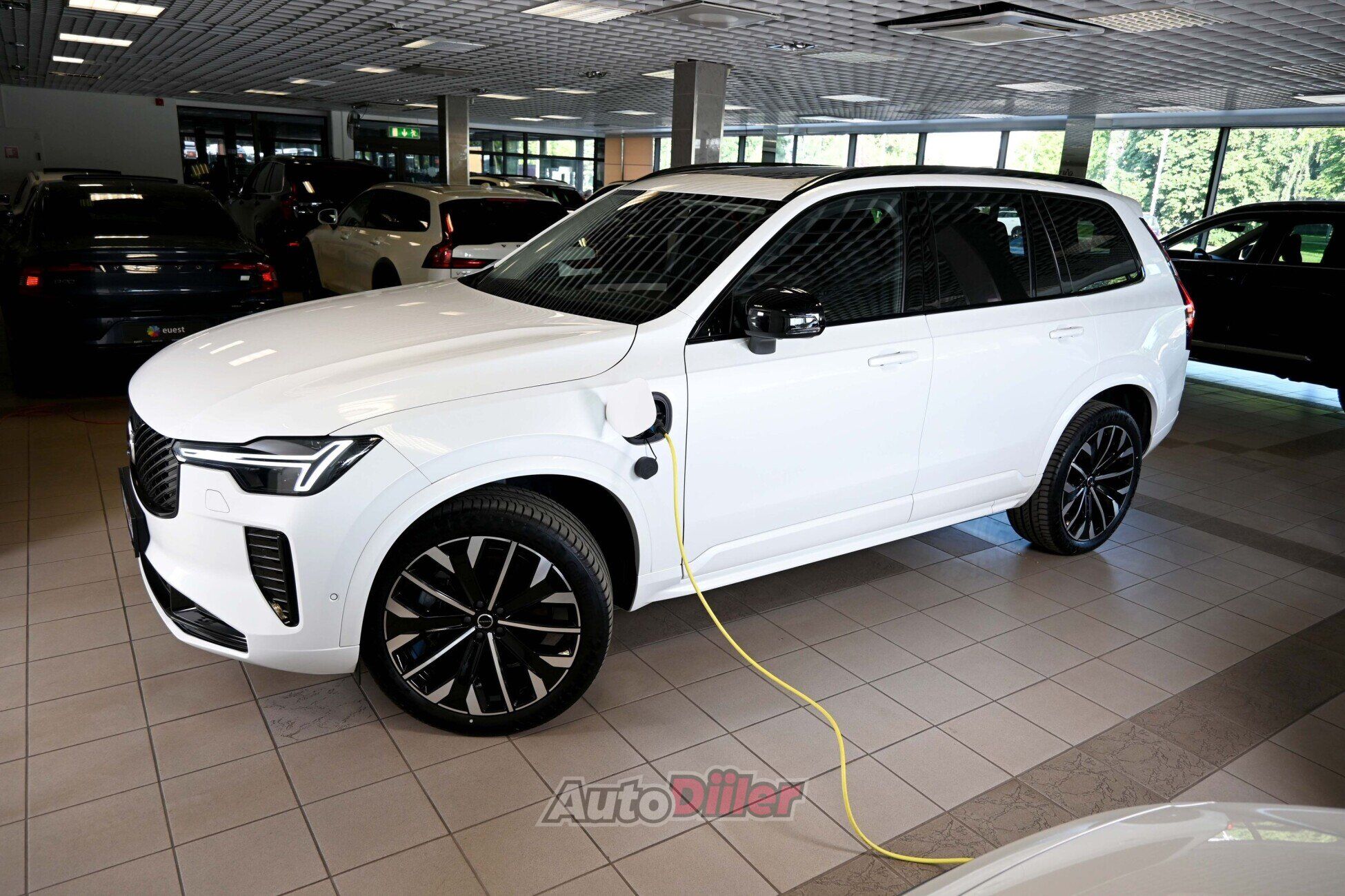 Volvo XC90 2025, photo 6/10