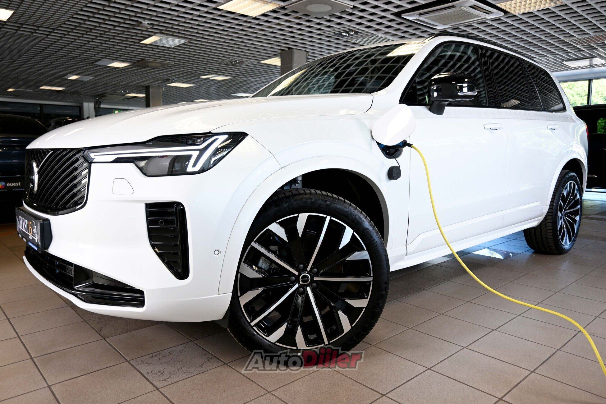 Volvo XC90 2025, photo 4/10