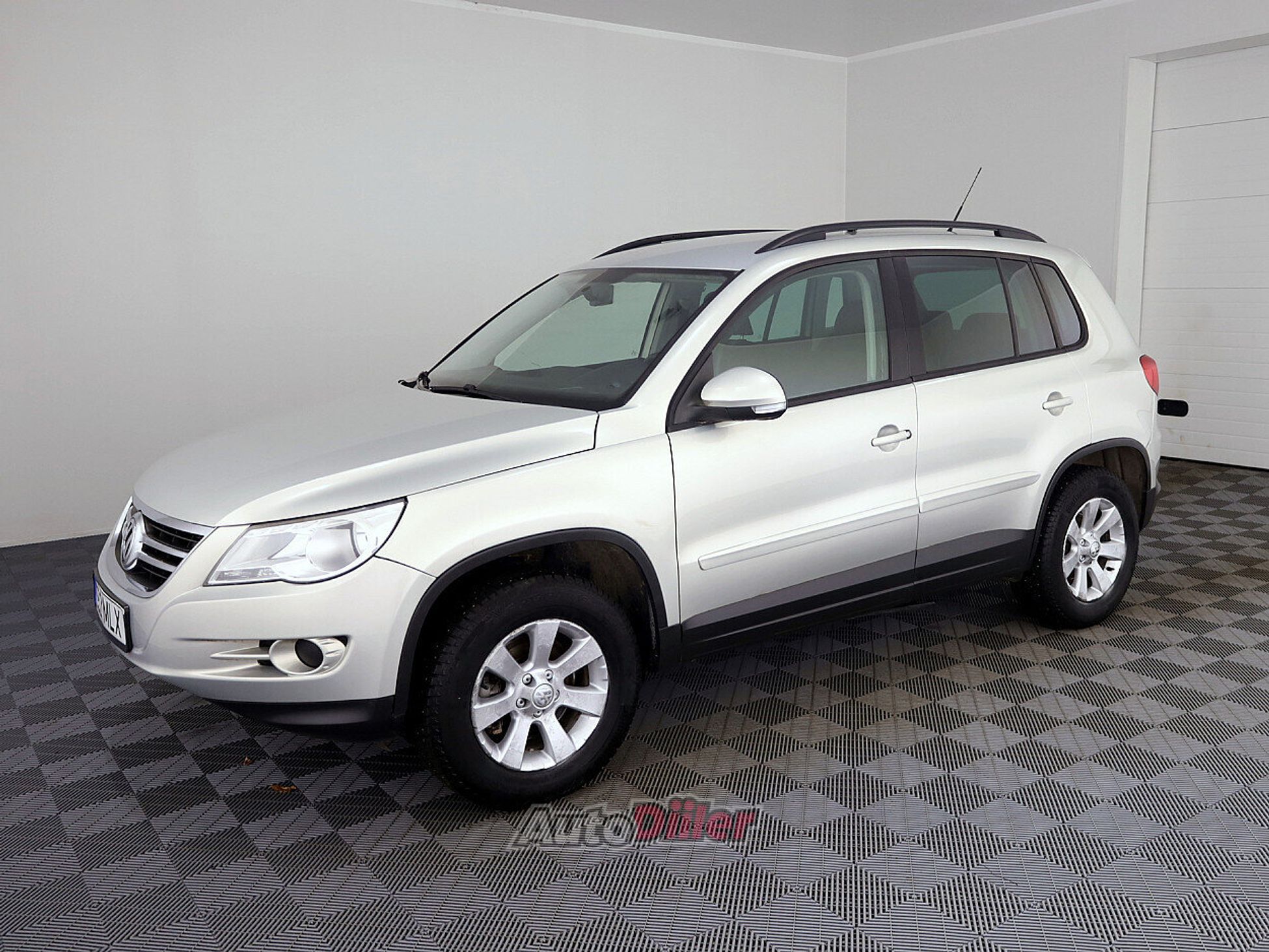 Volkswagen Tiguan 2.0 125kW 2009, kuva 2/8