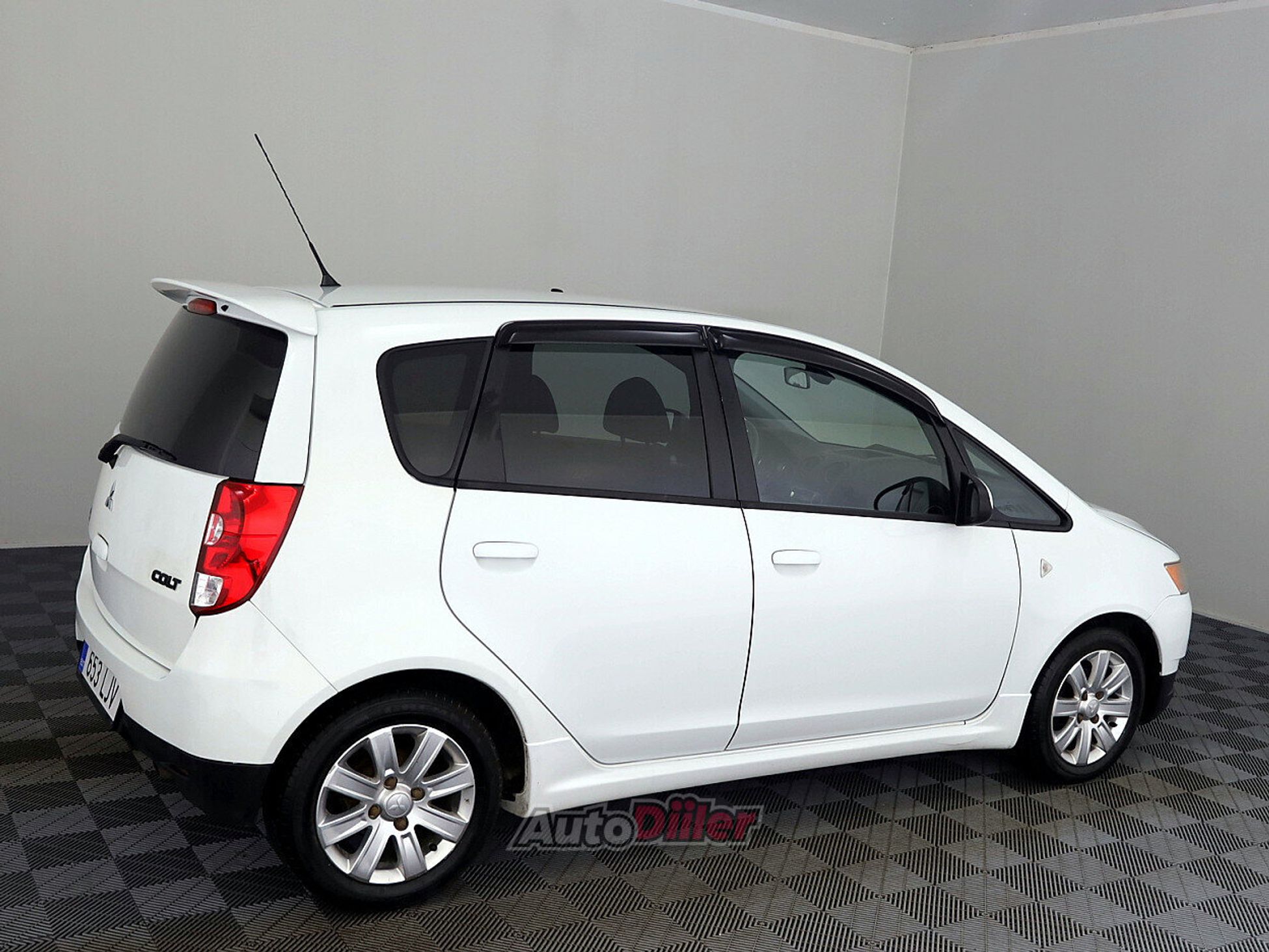Mitsubishi Colt 1.3 70kW 2010, photo 3/7