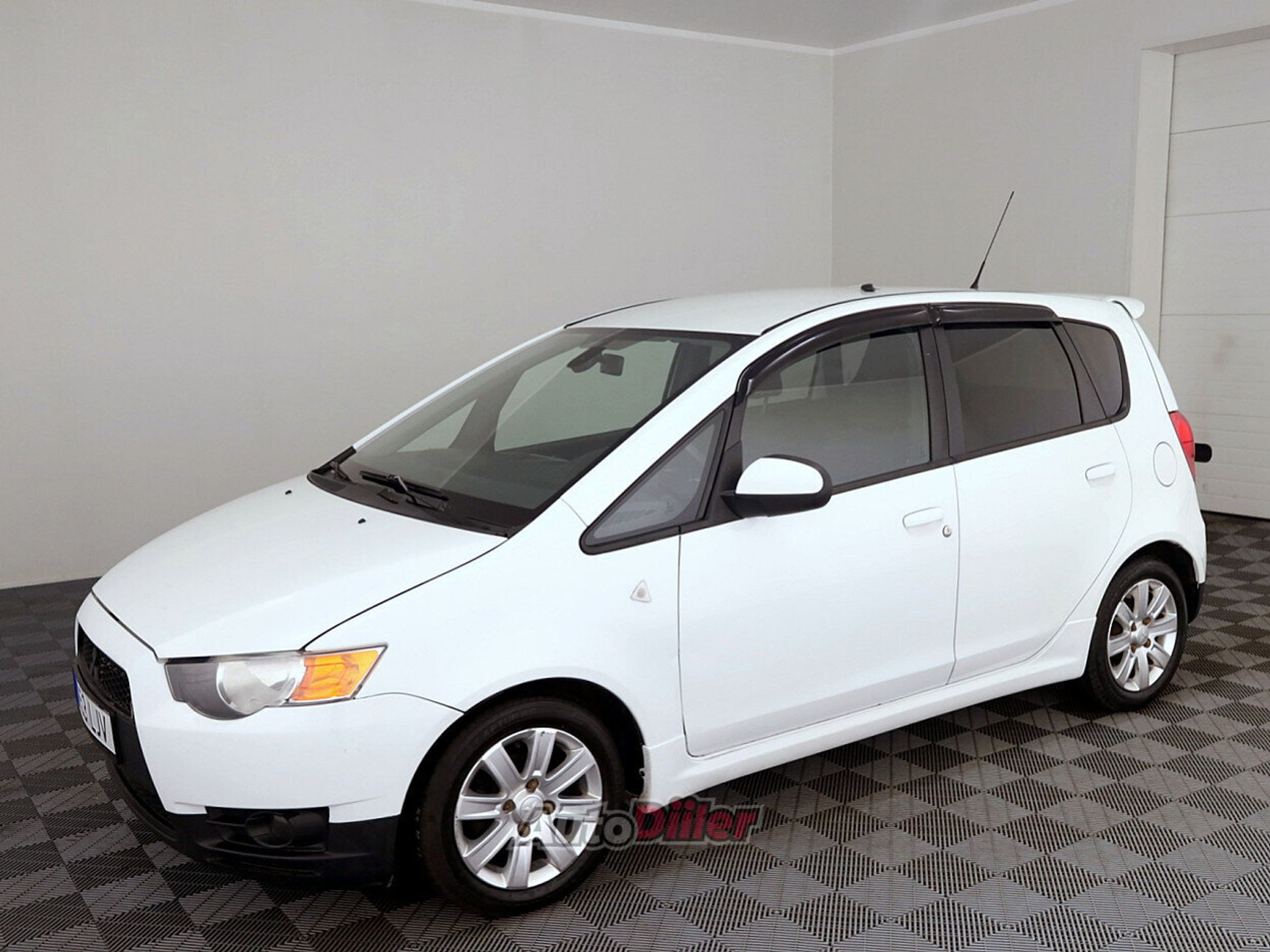 Mitsubishi Colt 1.3 70kW 2010, photo 2/7