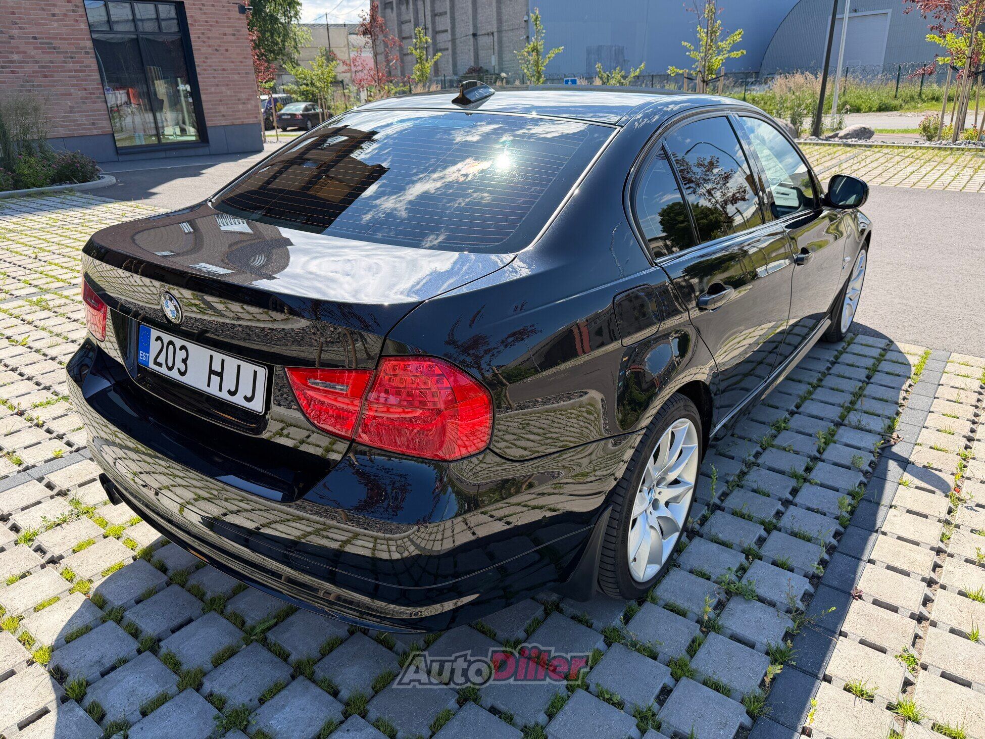 BMW 330 3.0 200kW 2010, kuva 7/10