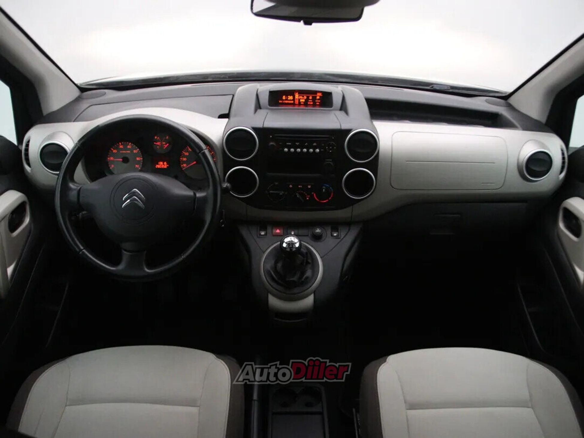 Citroen Berlingo Tendance 1.6 72kW 2014, kuva 2/10