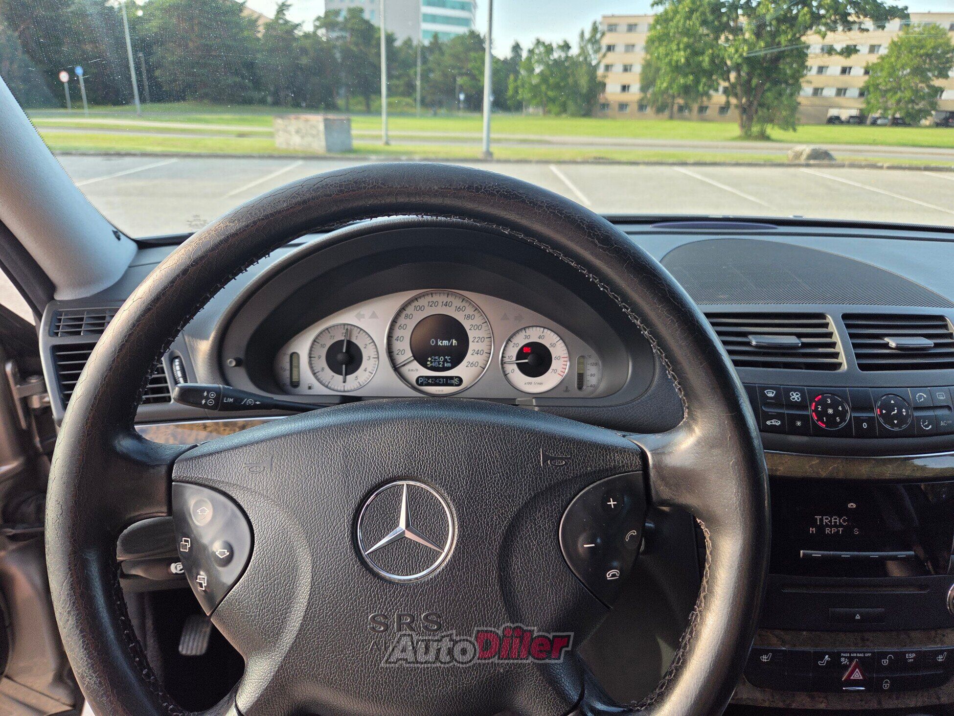 Mercedes-Benz E 320 Avantgarde 3.2 165kW 2005, photo 4/10