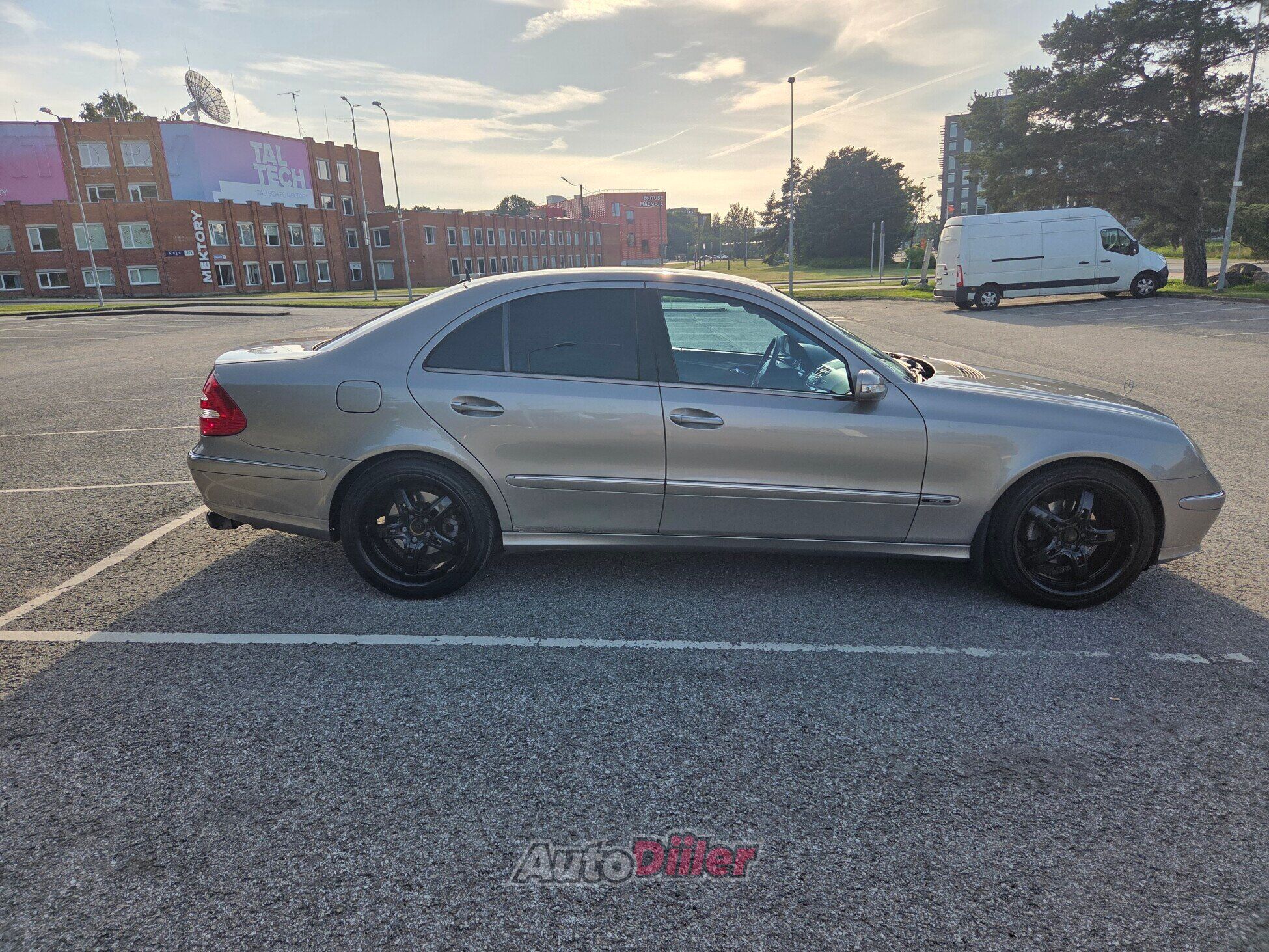 Mercedes-Benz E 320 Avantgarde 3.2 165kW 2005, photo 5/10