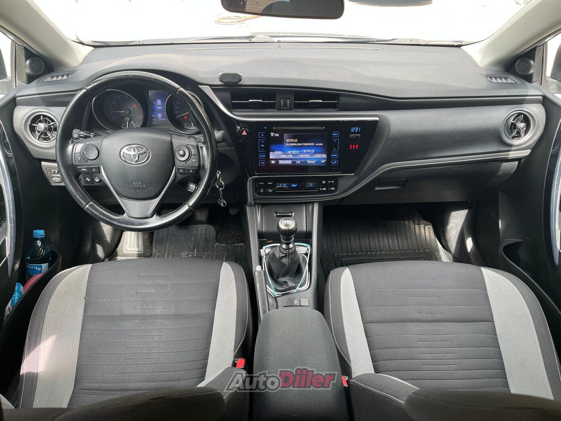 Toyota Auris 1.6 97kW 2017, photo 5/10