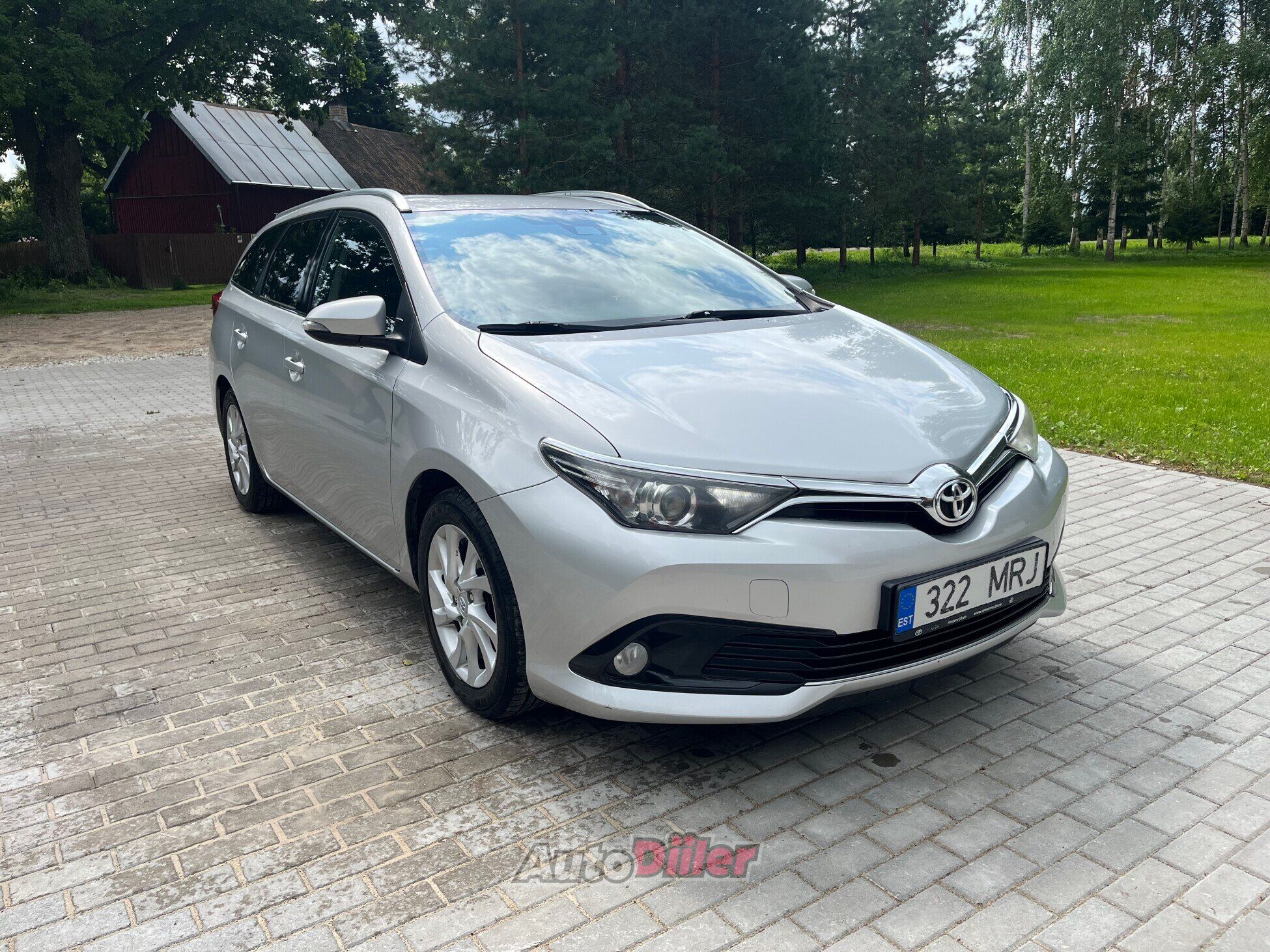 Toyota Auris 1.6 97kW 2017, photo 2/10