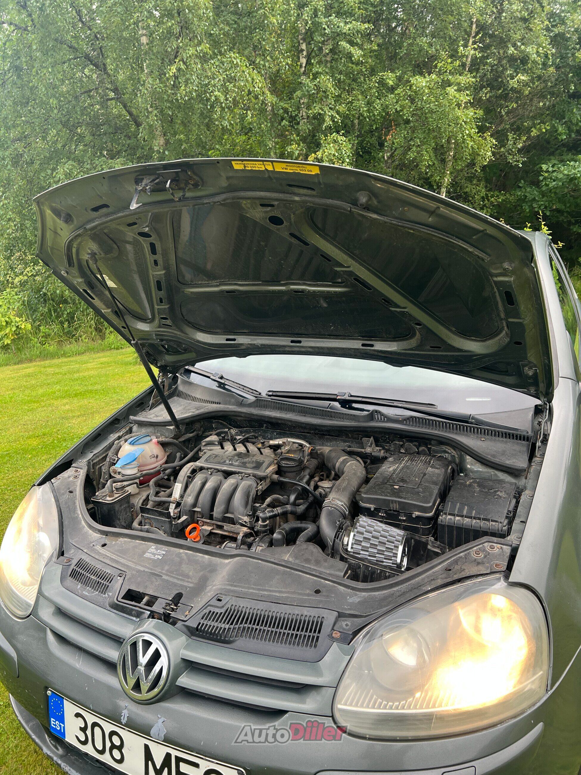 Volkswagen Golf 5 1.6 75kW 2004, kuva 3/4