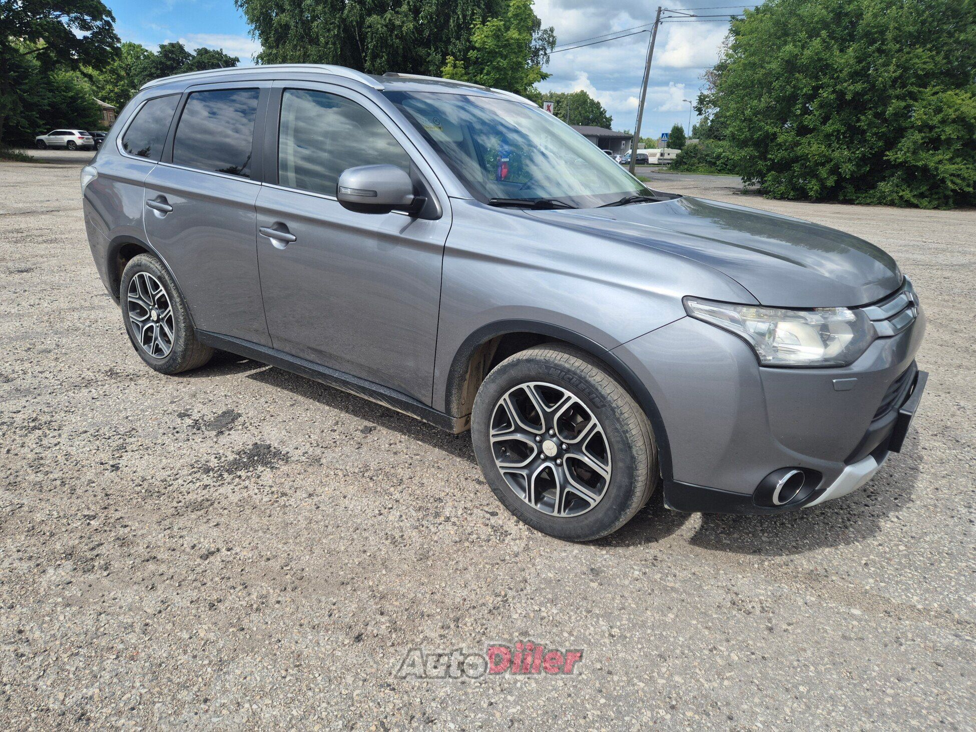 Mitsubishi Outlander 2.3 110kW 2014, kuva 2/5
