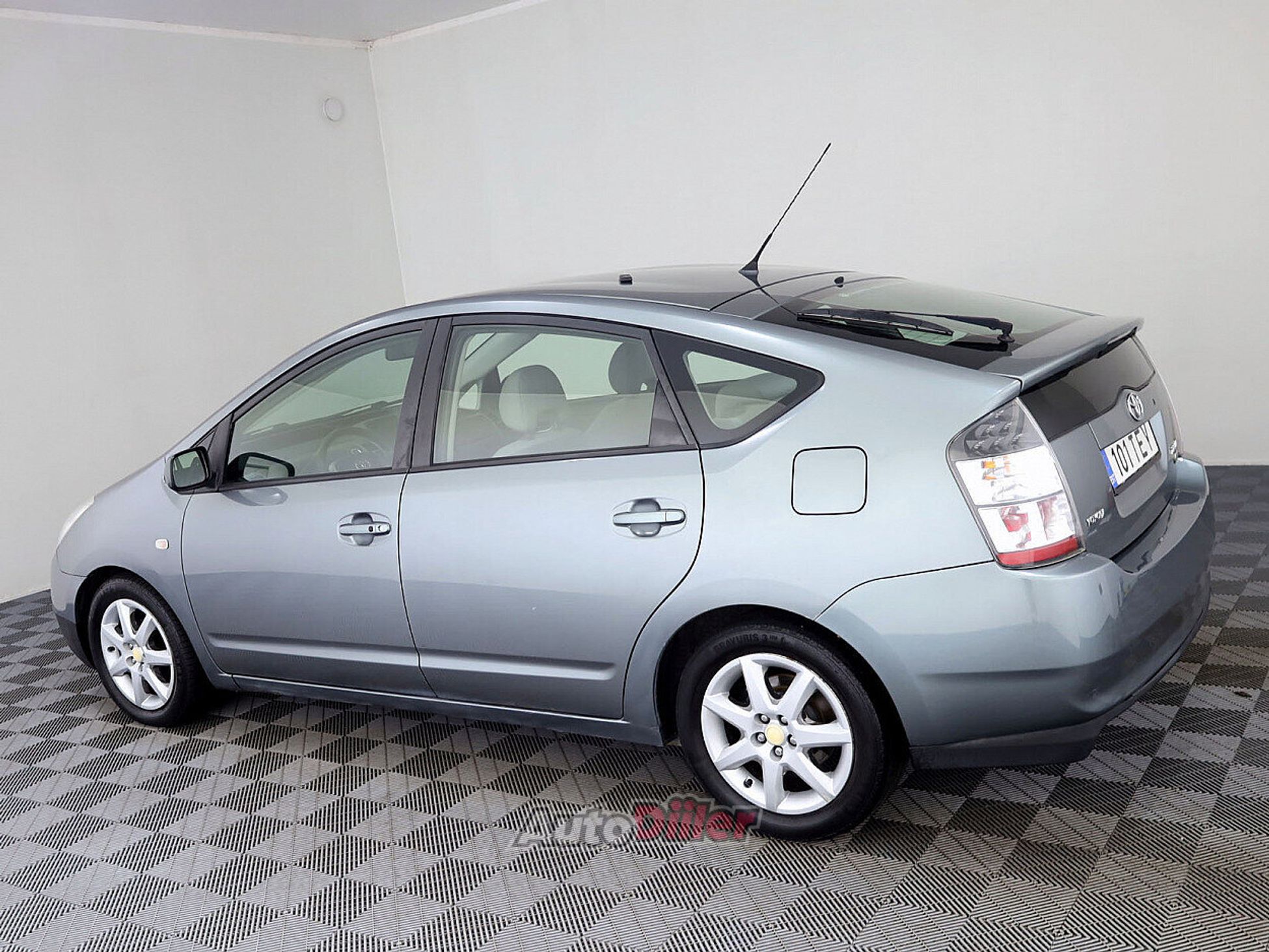 Toyota Prius 1.5 57kW 2004, kuva 4/7