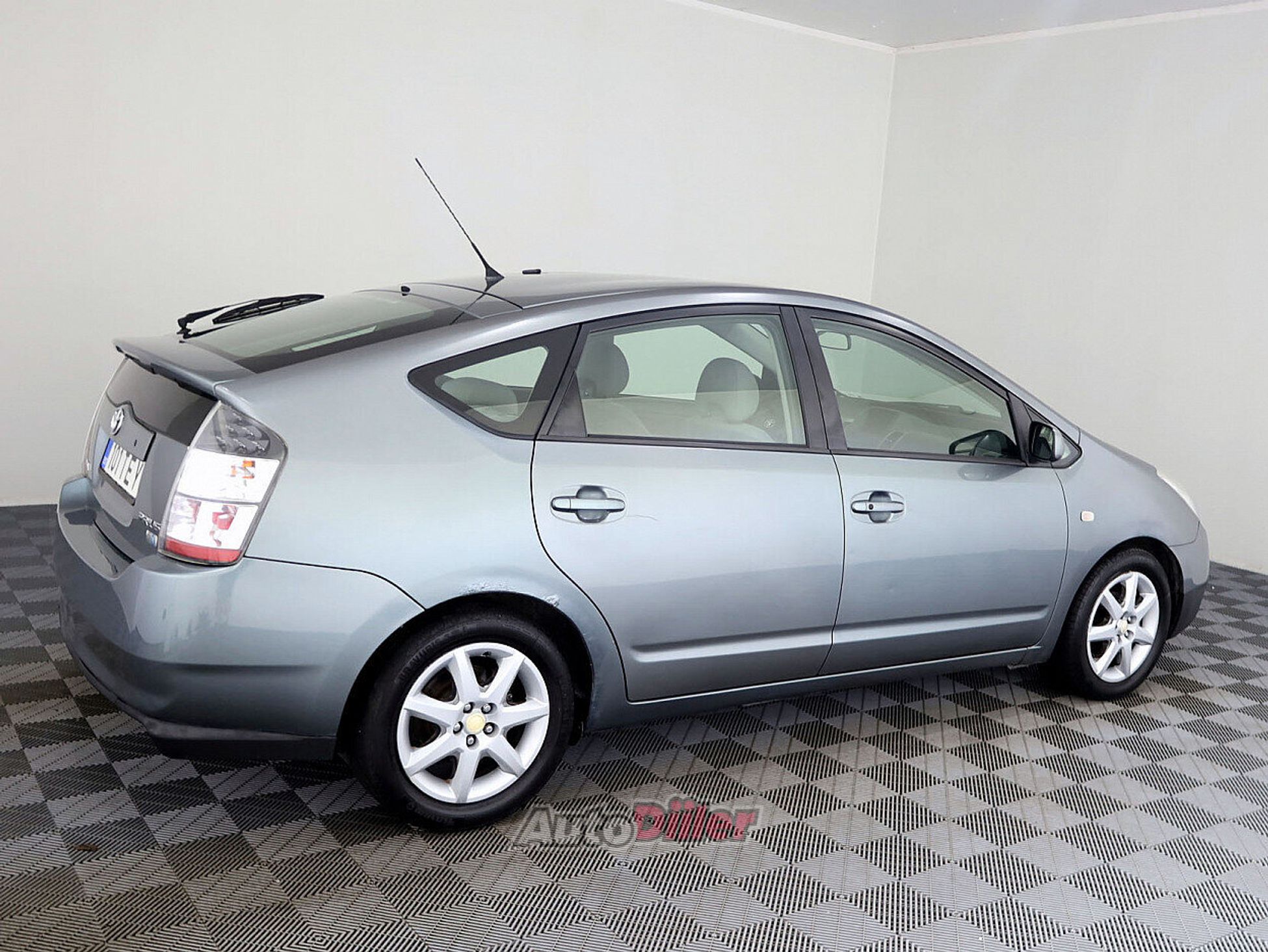 Toyota Prius 1.5 57kW 2004, kuva 3/7