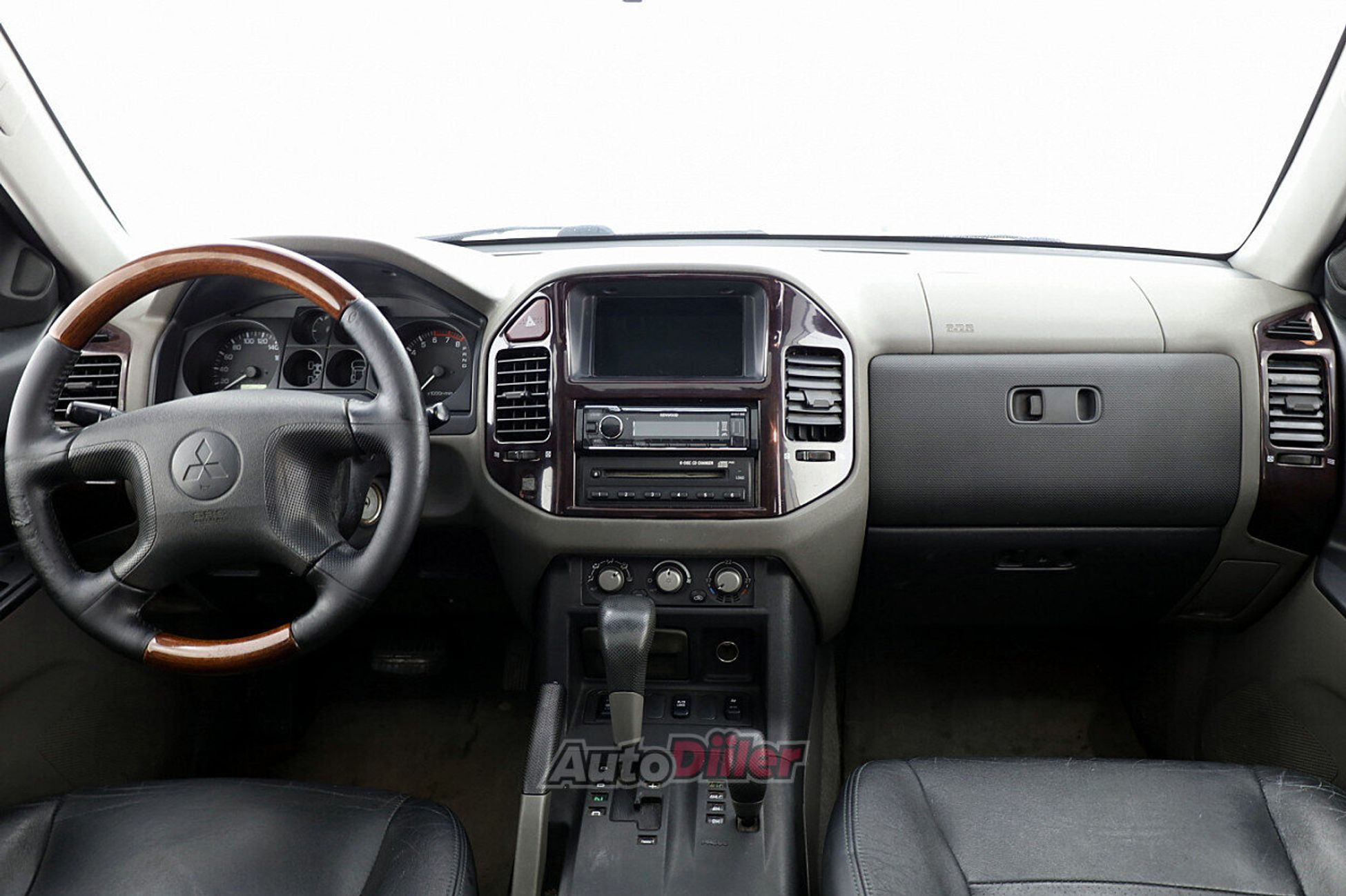 Mitsubishi Pajero 3.2 118kW 2002, photo 5/9
