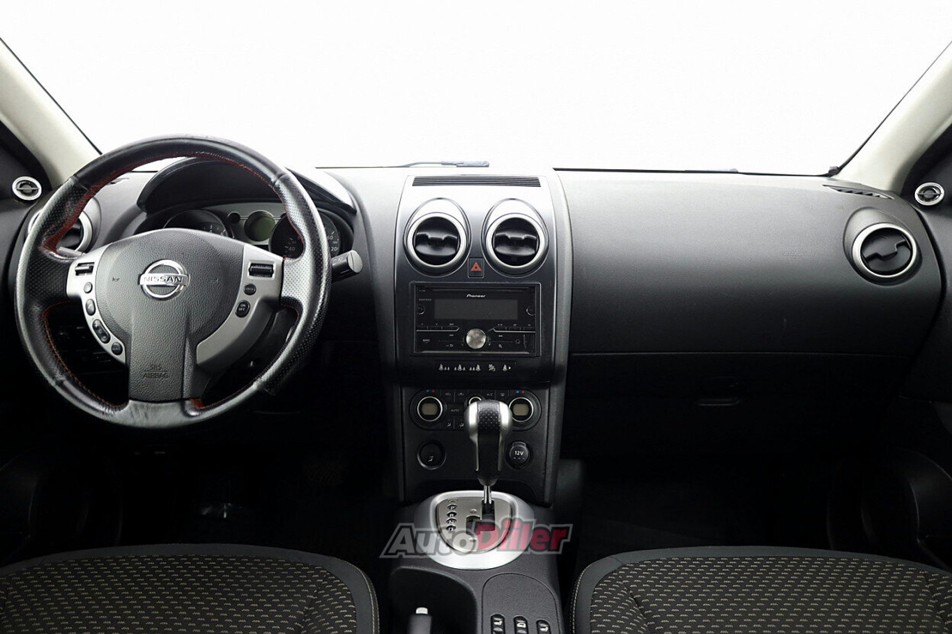 Nissan Qashqai 2.0 104kW 2008, kuva 5/8