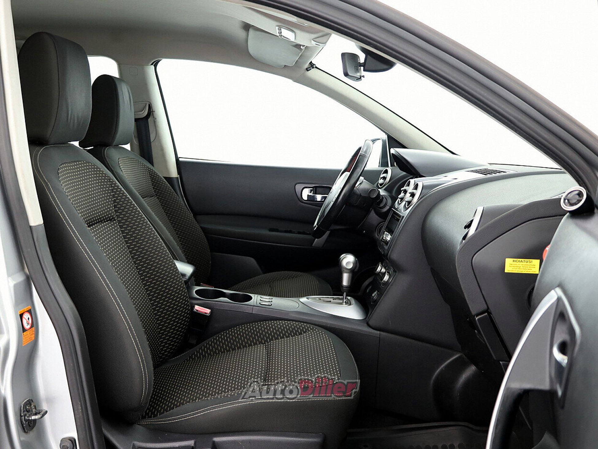 Nissan Qashqai 2.0 104kW 2008, kuva 6/8