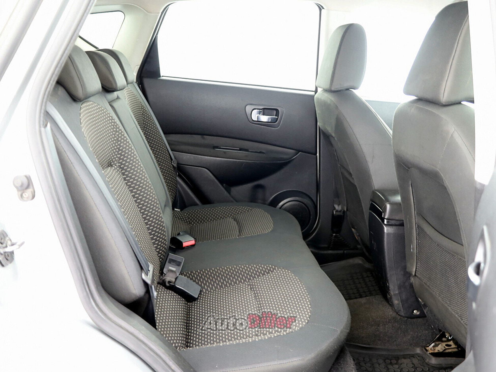 Nissan Qashqai 2.0 104kW 2008, kuva 7/8