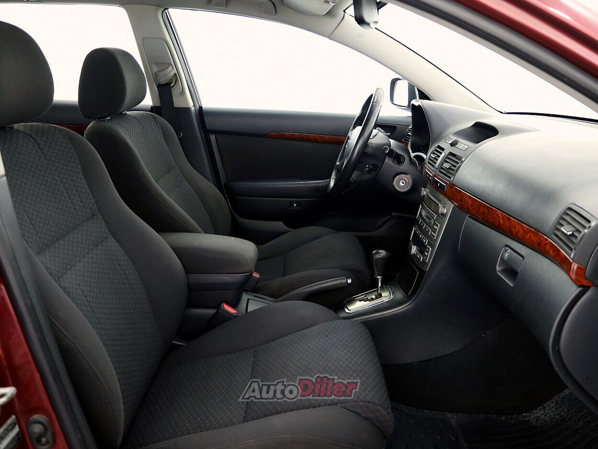 Toyota Avensis 2.0 108kW 2004, photo 6/7