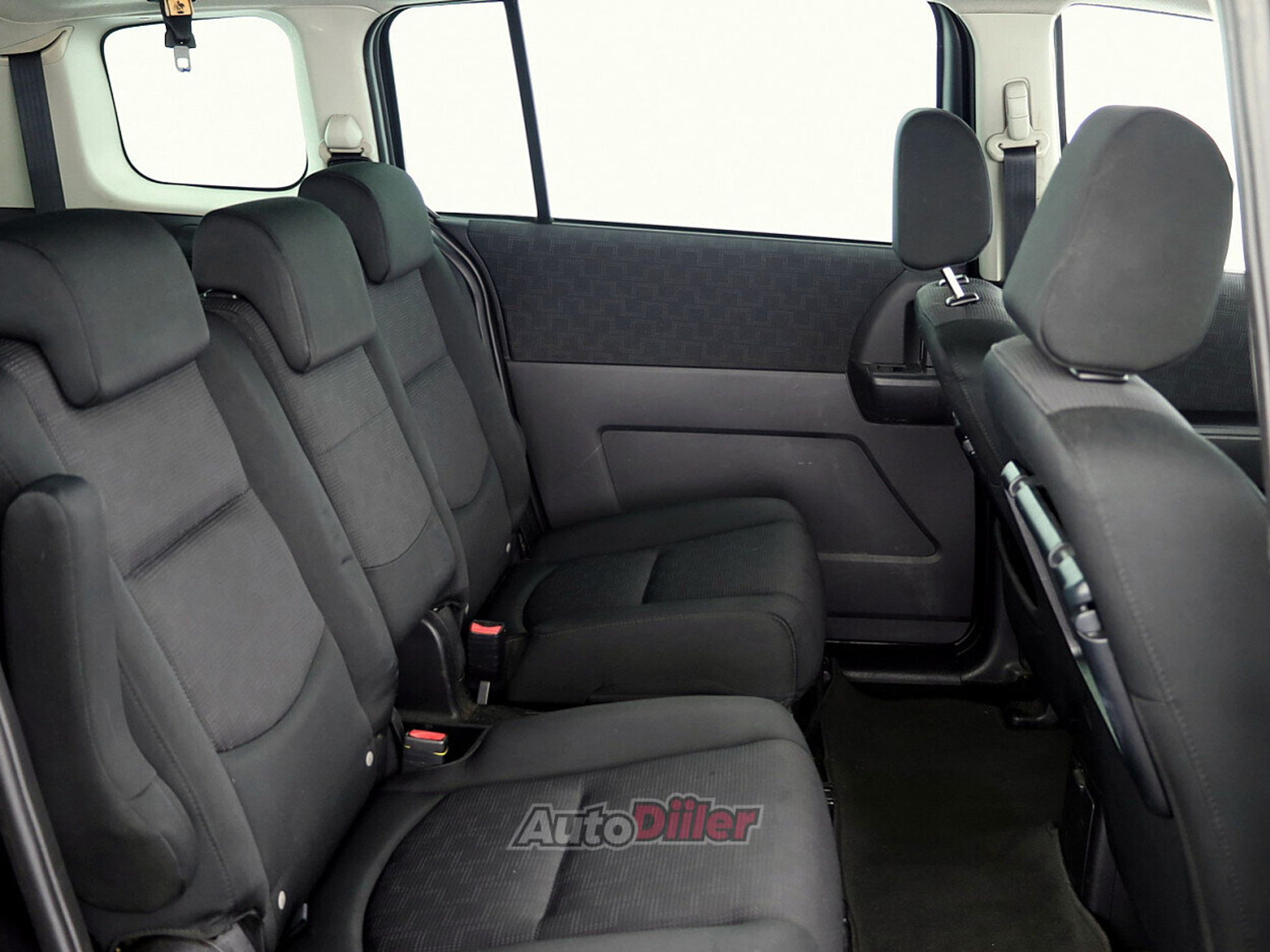 Mazda 5 2.0 107kW 2008, photo 7/8