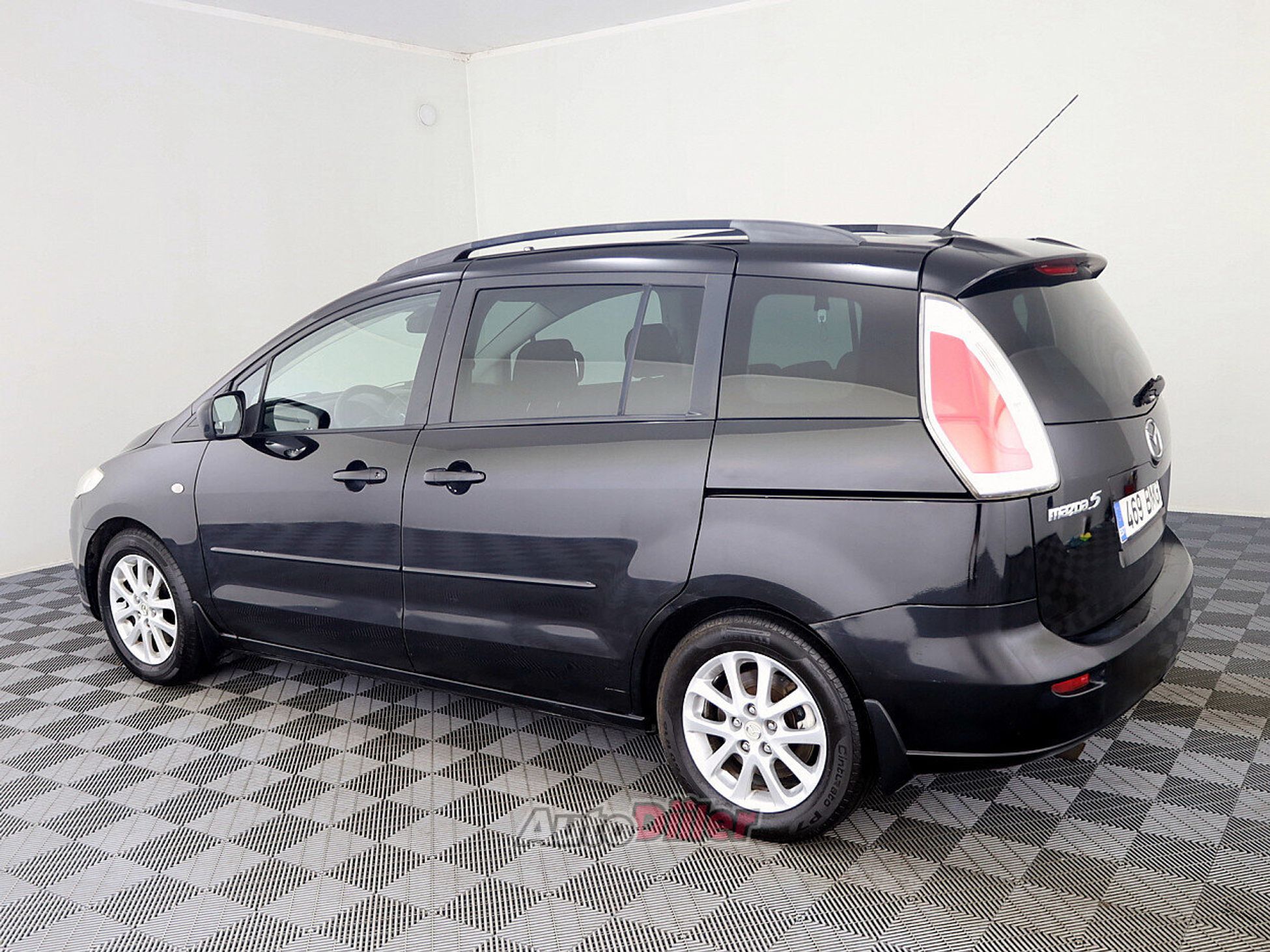 Mazda 5 2.0 107kW 2008, photo 4/8